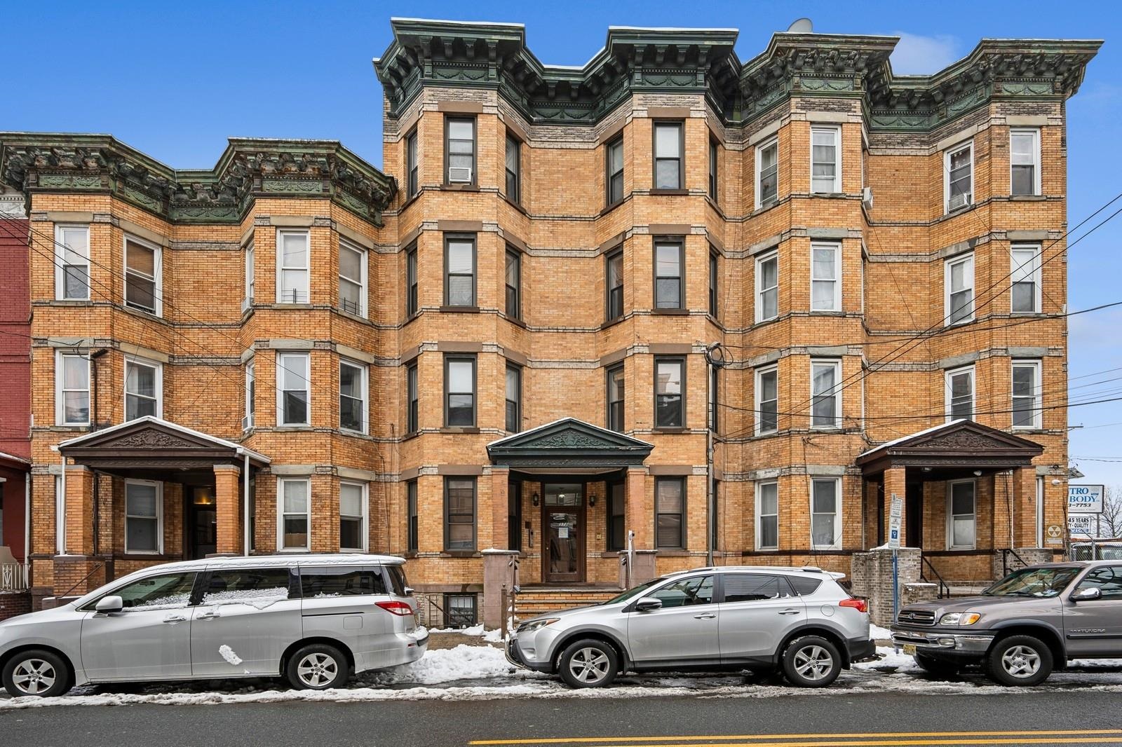 378 BALDWIN AVE Unit: 1L