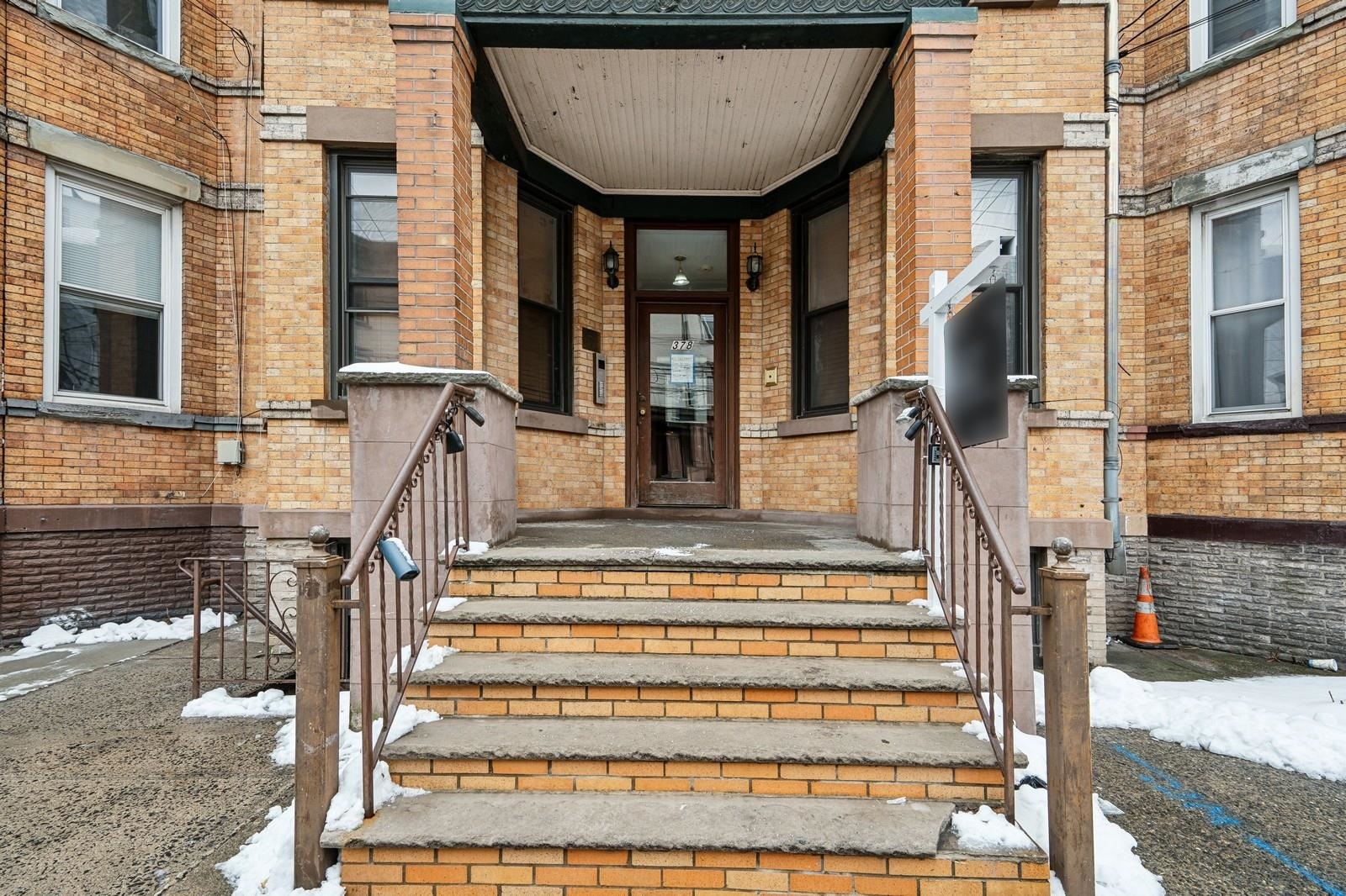 378 BALDWIN AVE Unit: 1L