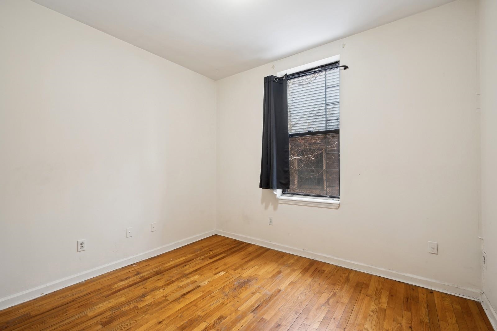378 BALDWIN AVE Unit: 1L