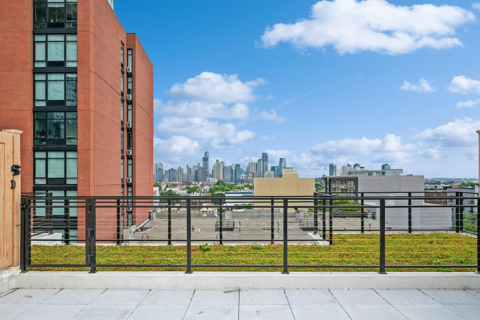 32 JONES ST Unit: 203