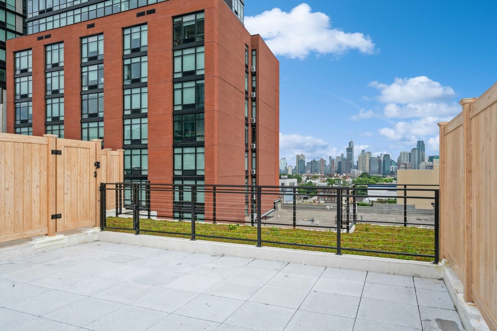 32 JONES ST Unit: 504