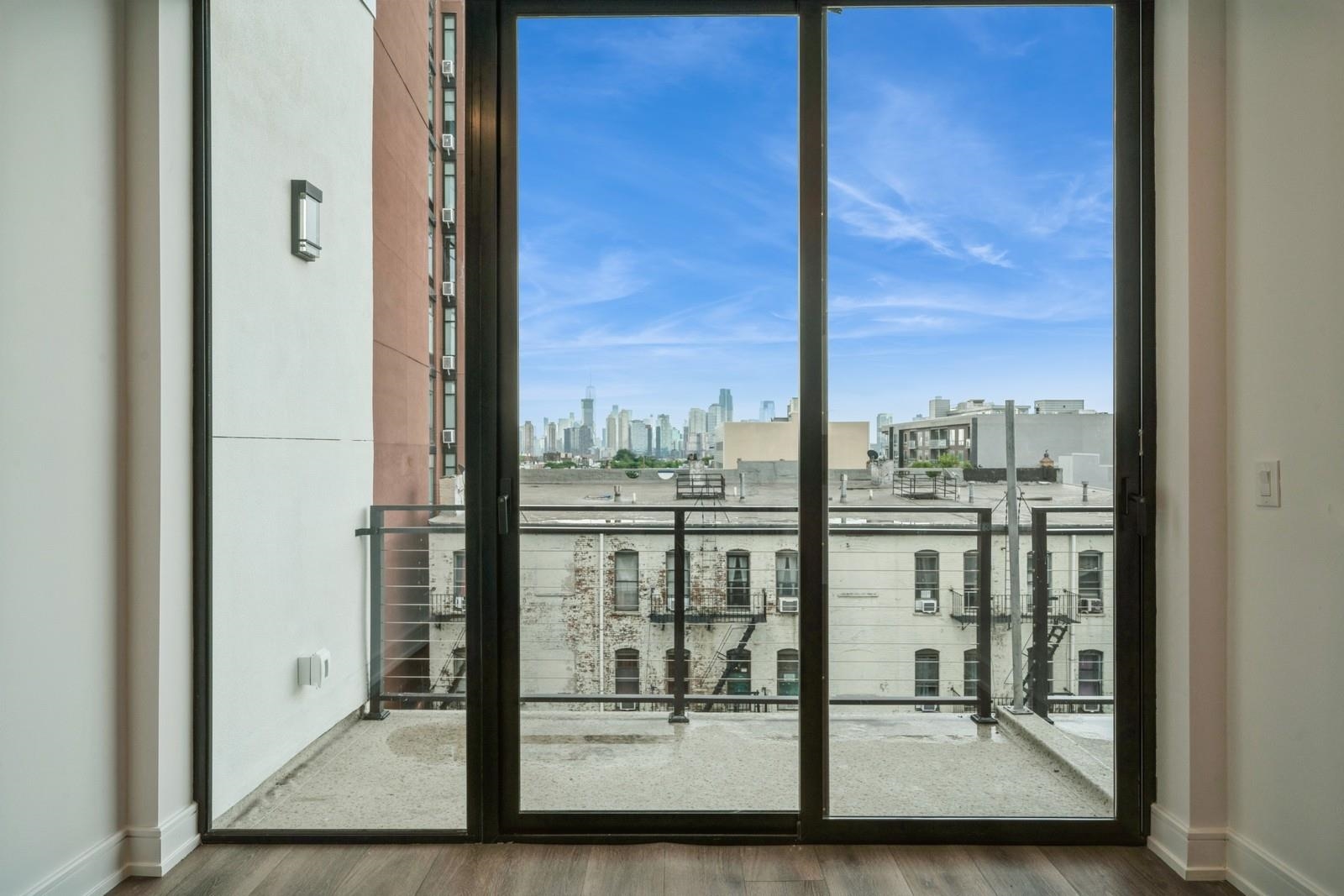 32 JONES ST Unit: 504