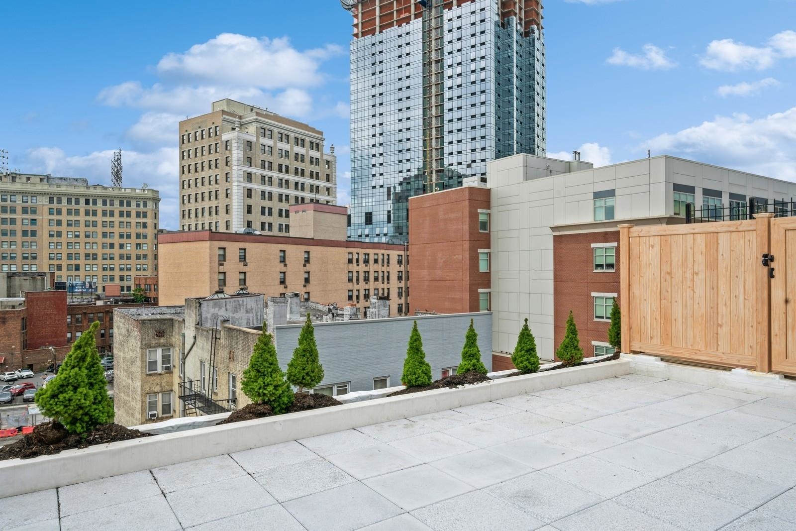 32 JONES ST Unit: 504