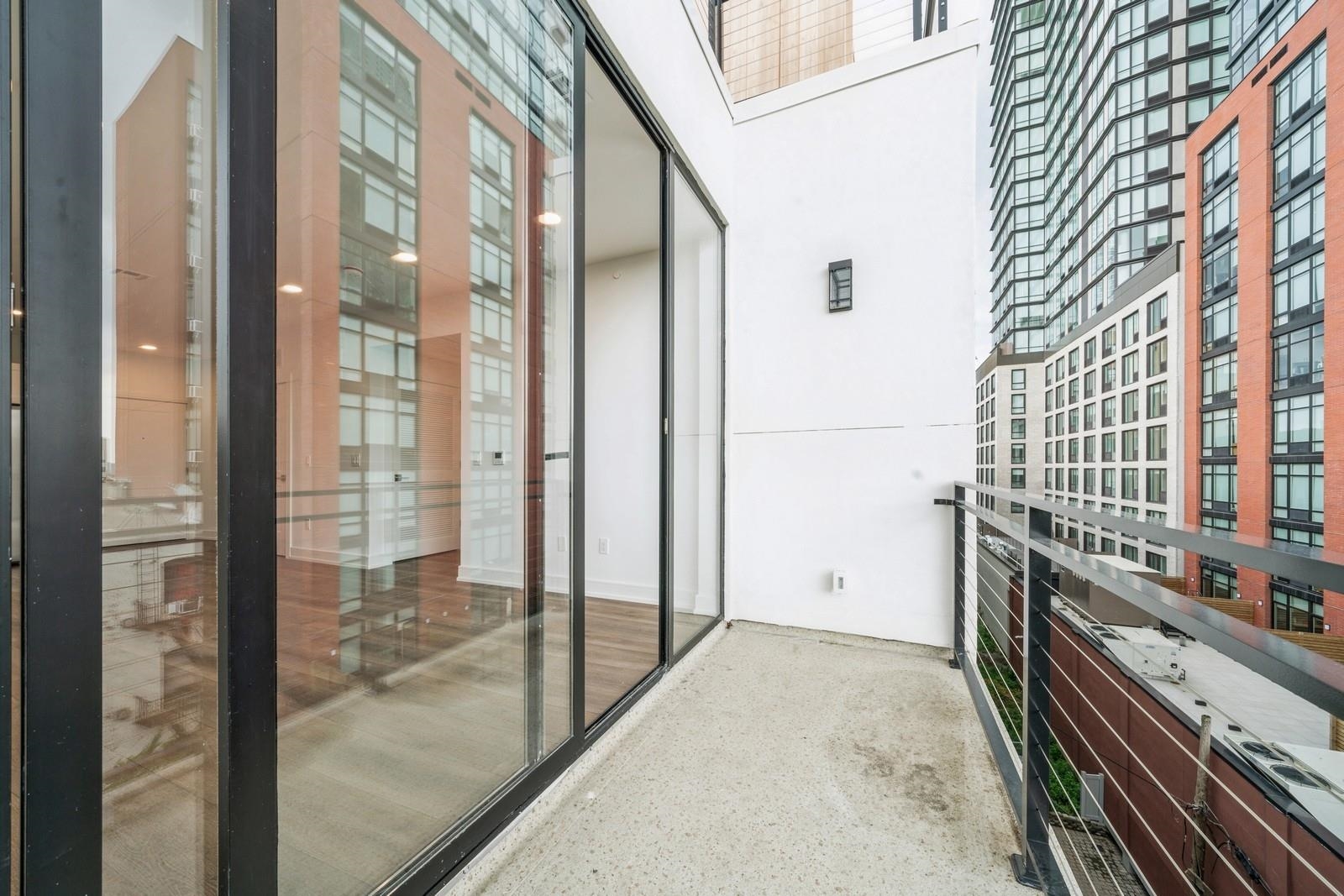 32 JONES ST Unit: 504