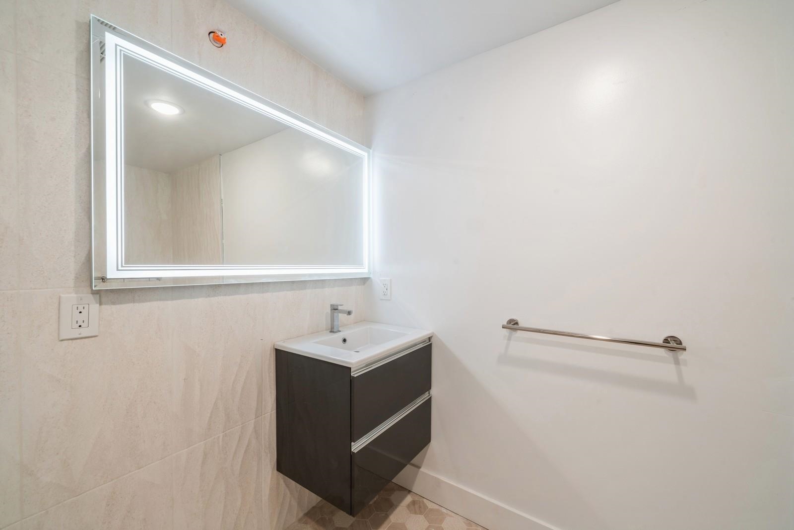 545 PALISADE AVE Unit: 2