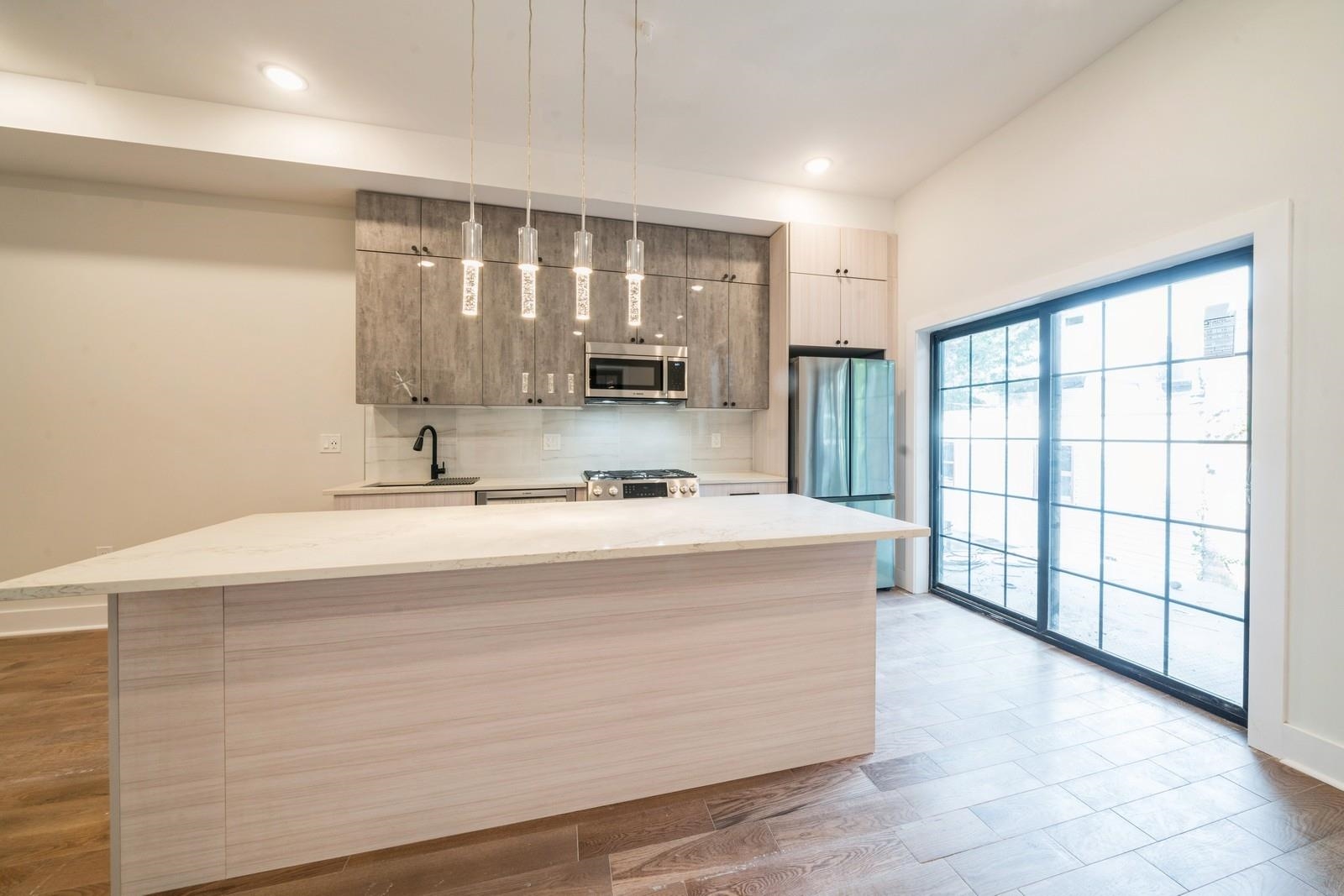 545 PALISADE AVE Unit: 2