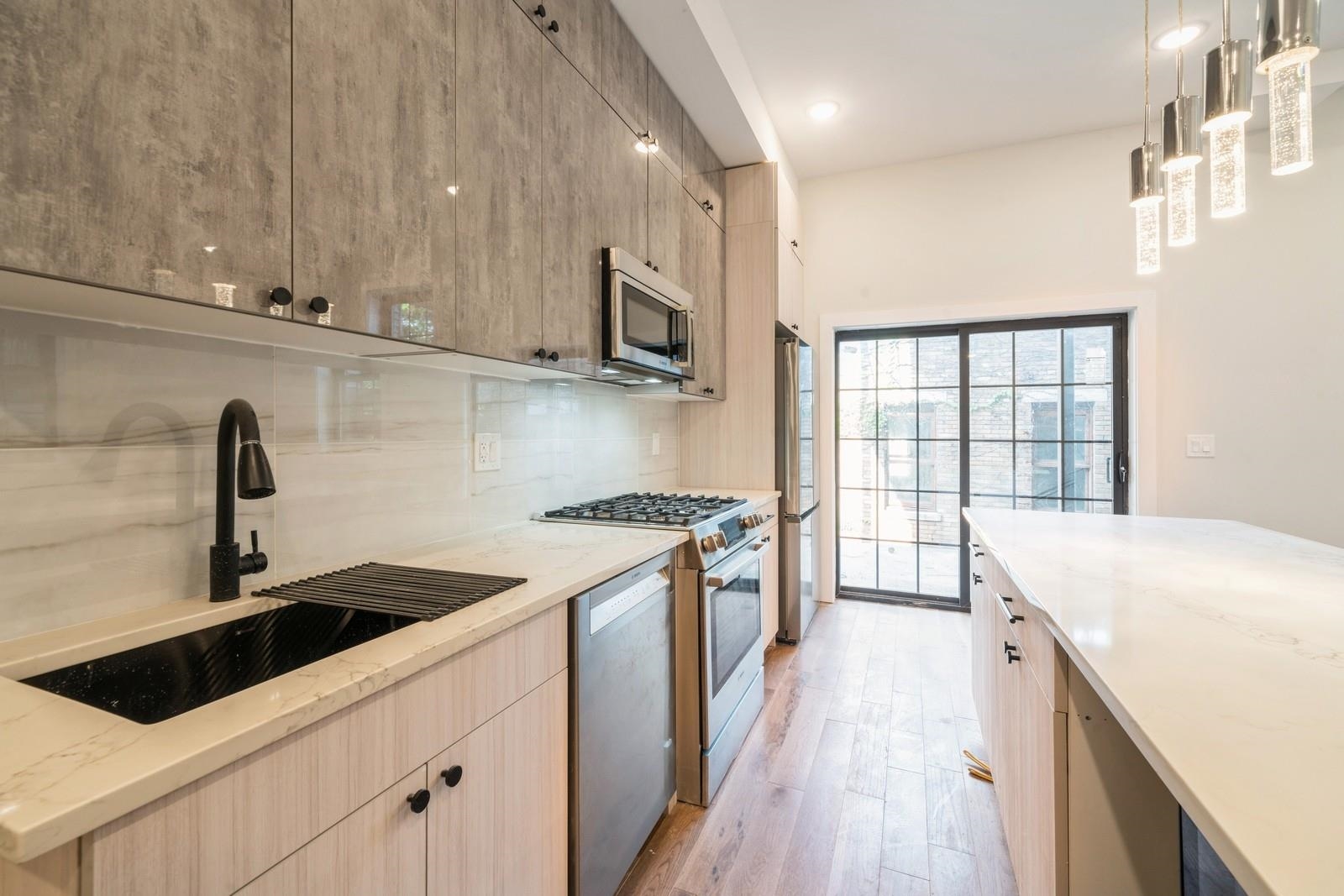 545 PALISADE AVE Unit: 2