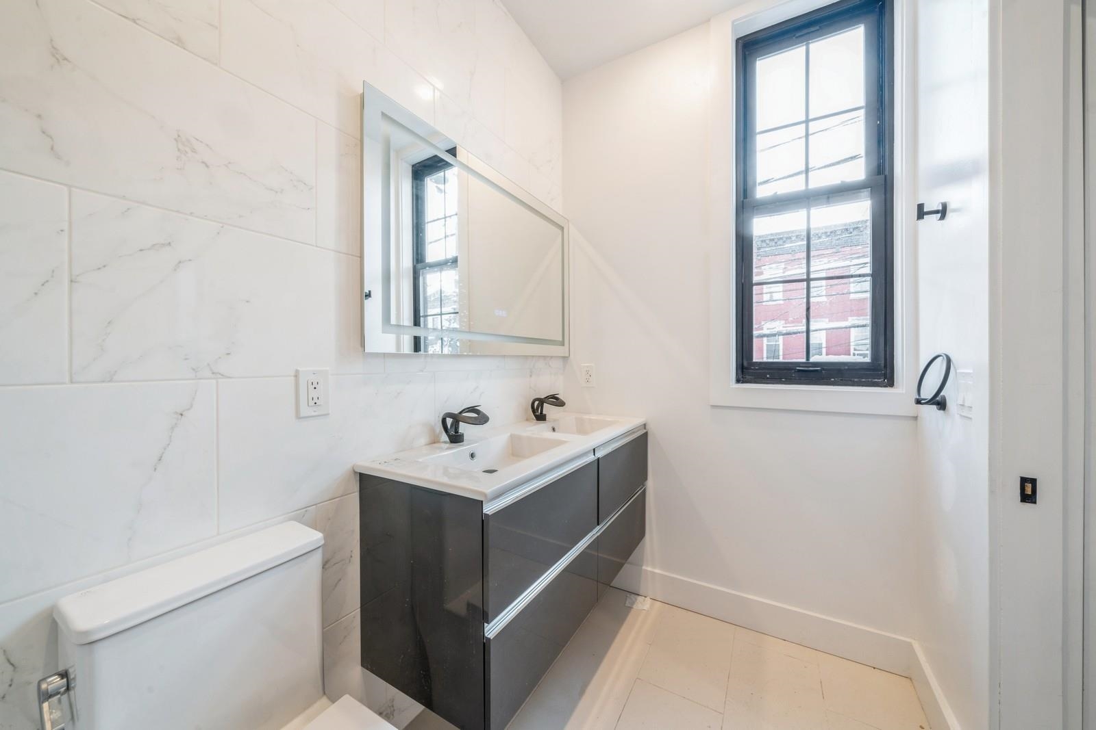 545 PALISADE AVE Unit: 1