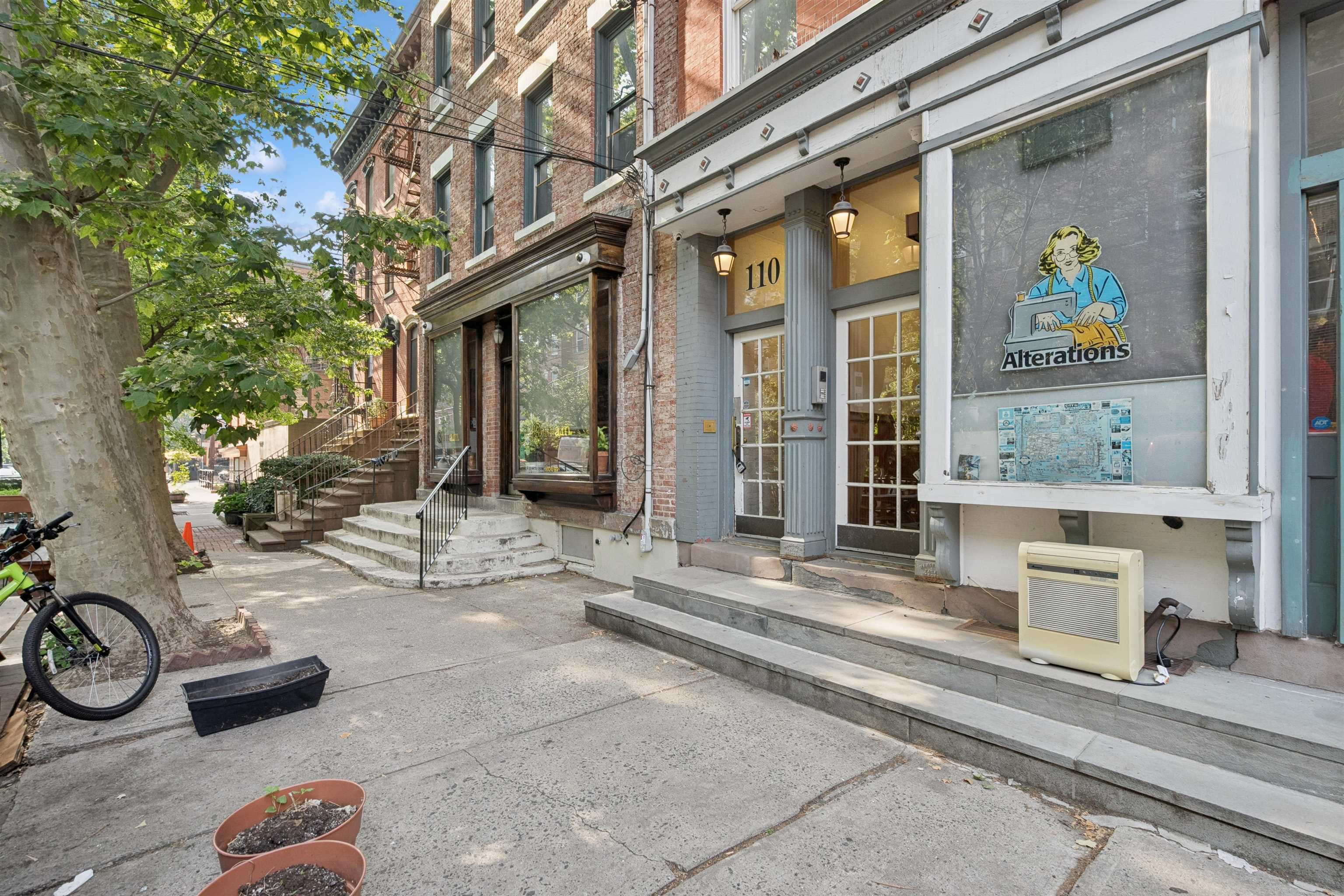 110 MORRIS ST Unit: 301