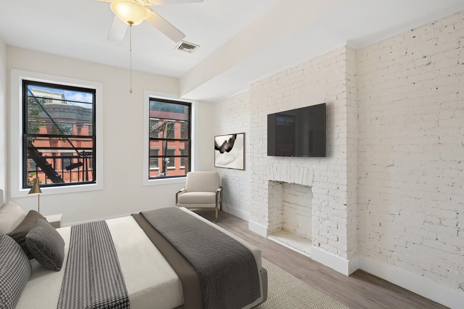 227 BAY ST Unit: 4B