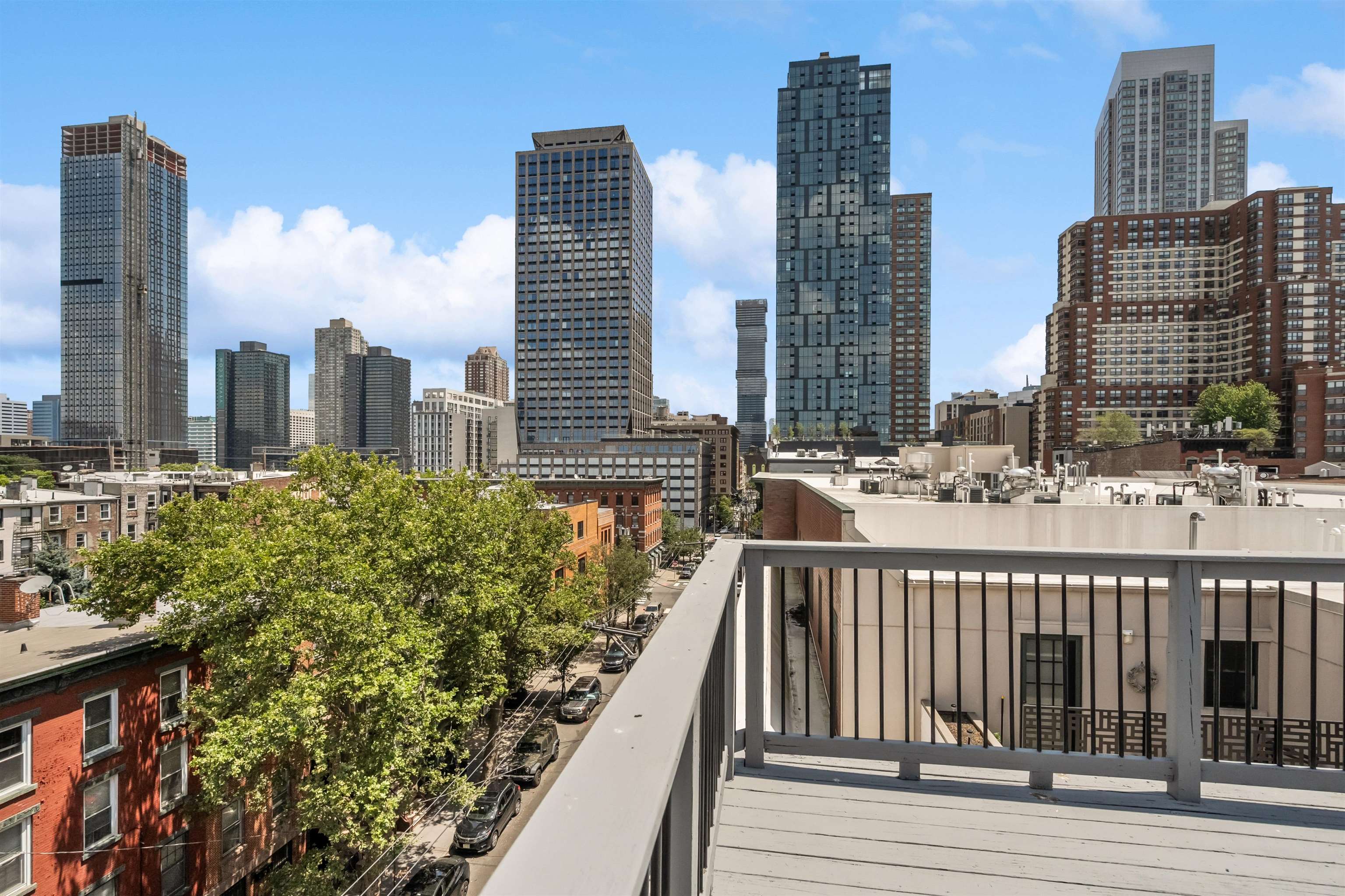 227 BAY ST Unit: 4B