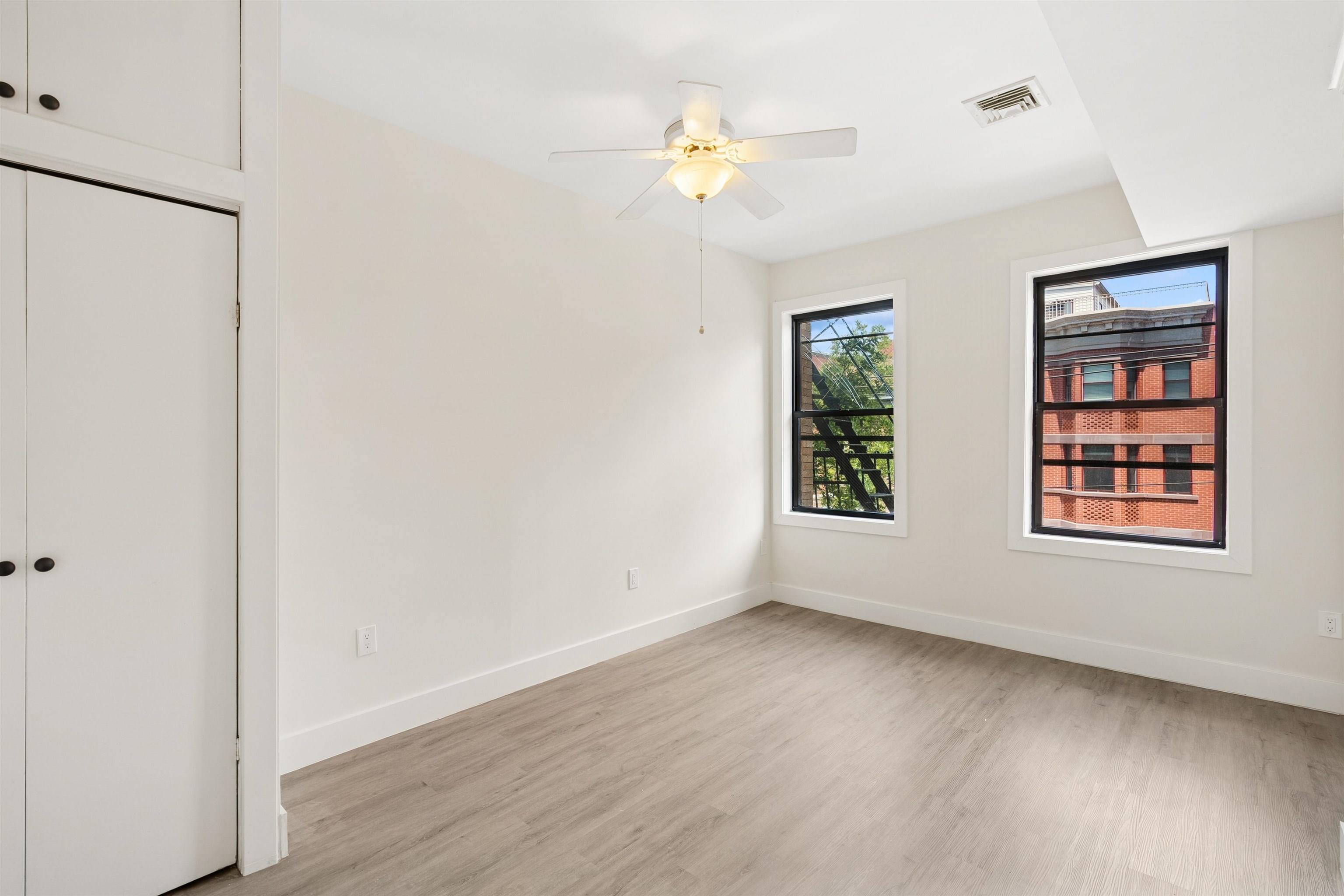 227 BAY ST Unit: 4B