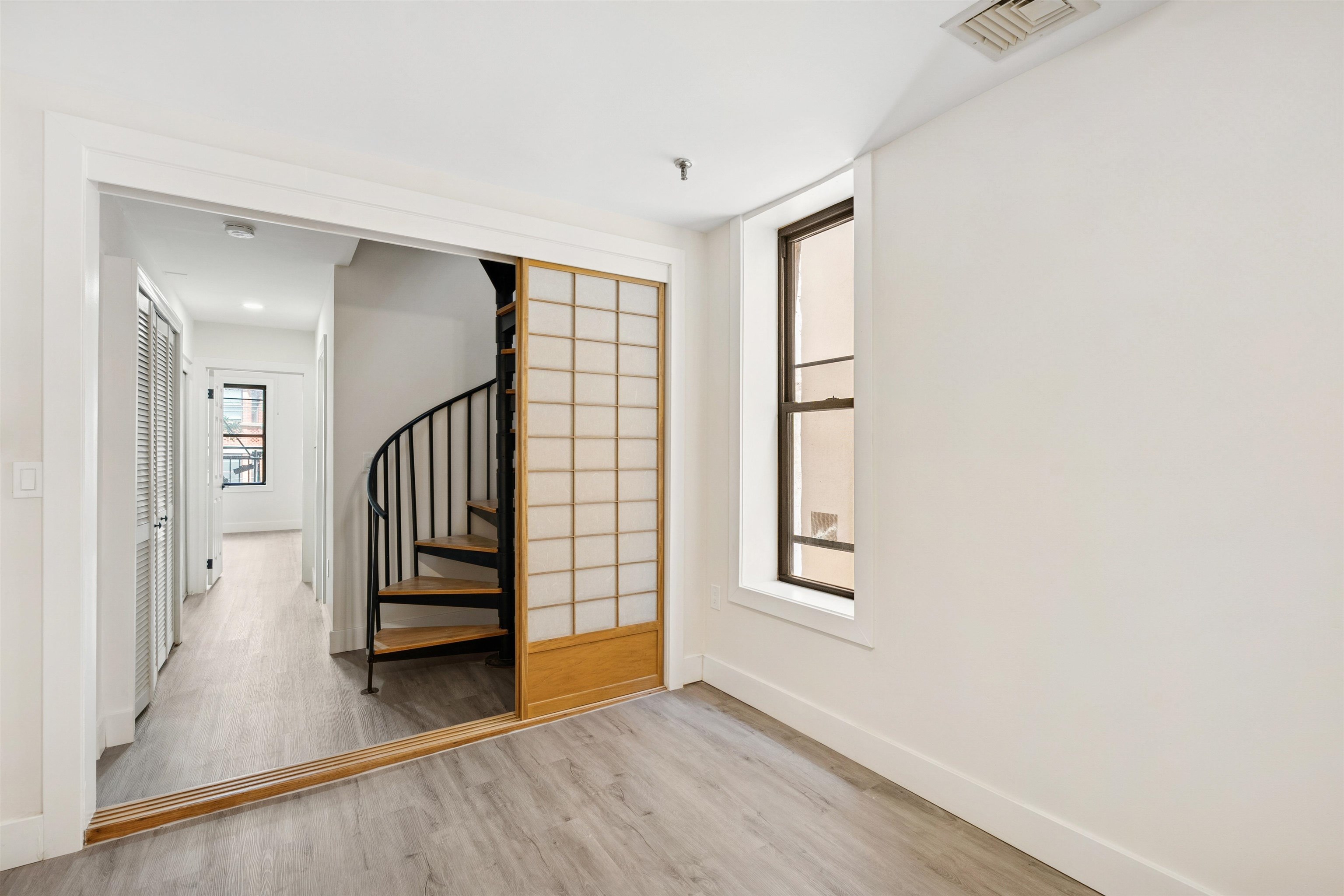 227 BAY ST Unit: 4B