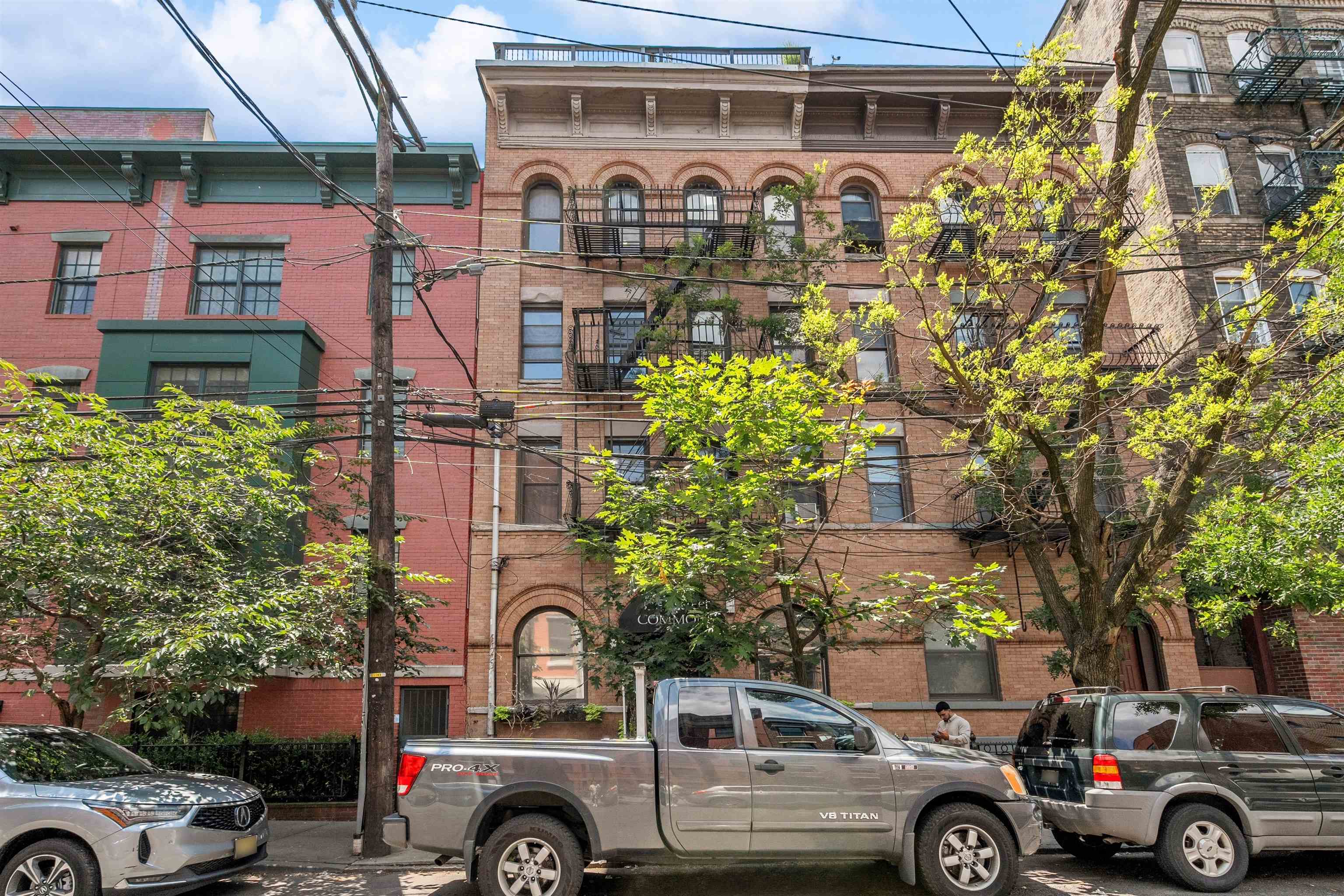 227 BAY ST Unit: 4B