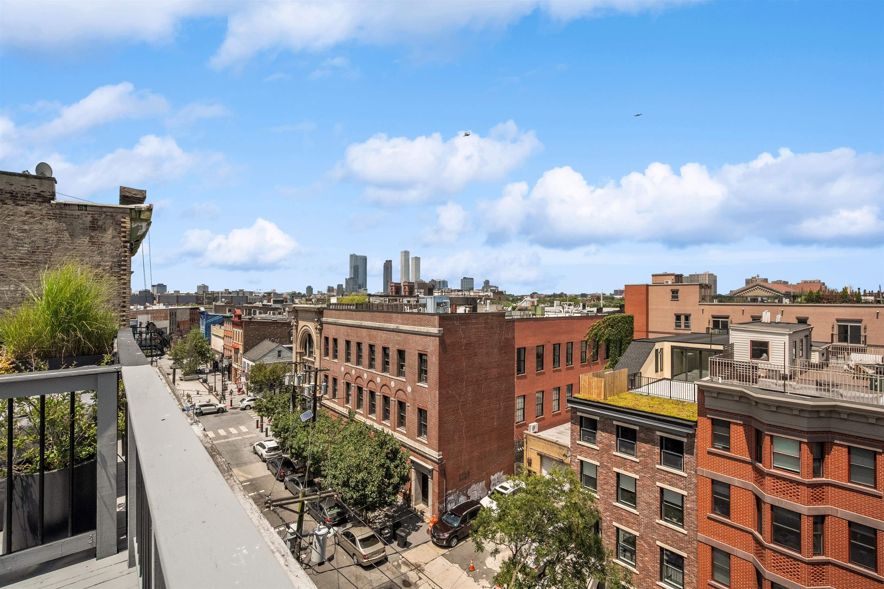227 BAY ST Unit: 4B