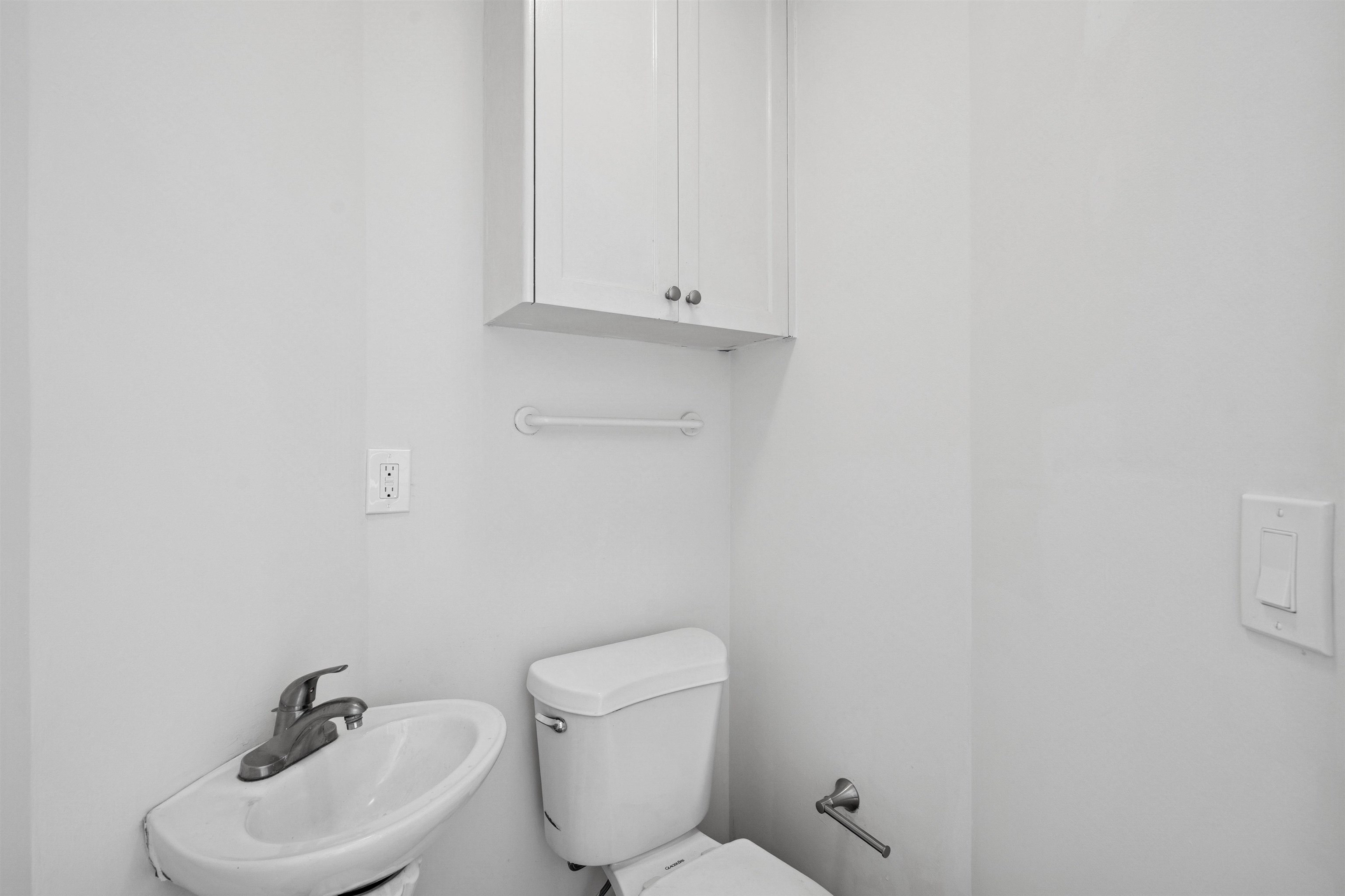 227 BAY ST Unit: 4B