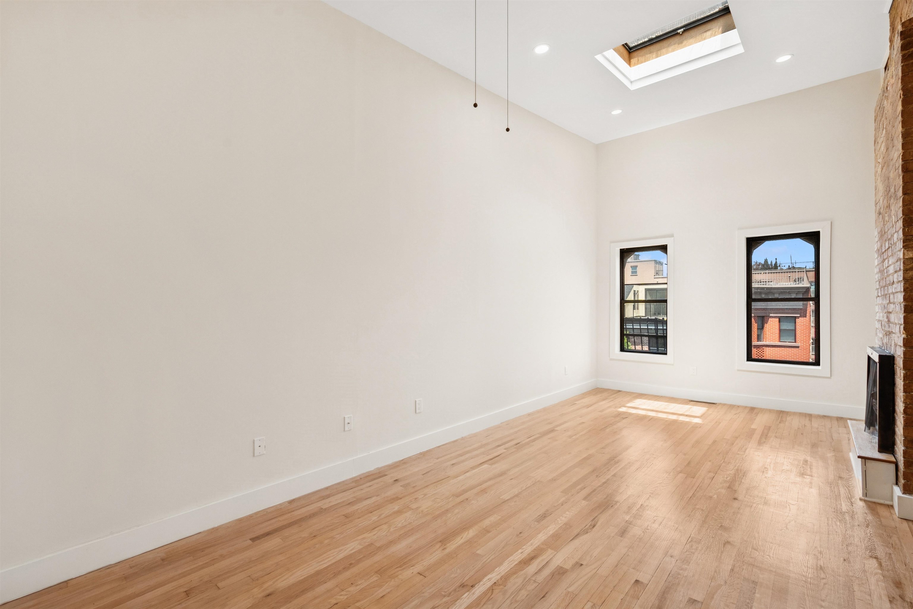 227 BAY ST Unit: 4B