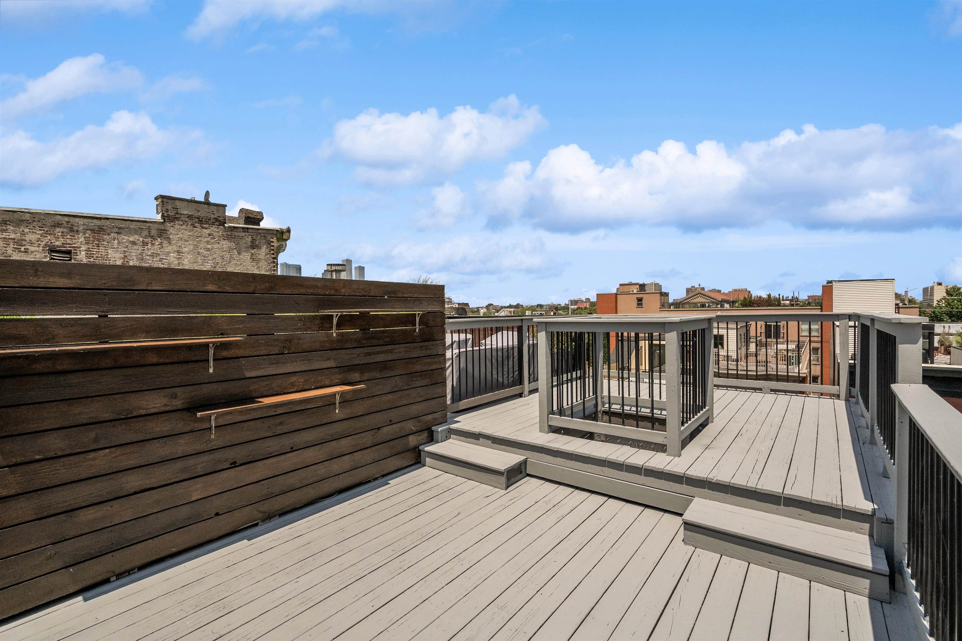 227 BAY ST Unit: 4B