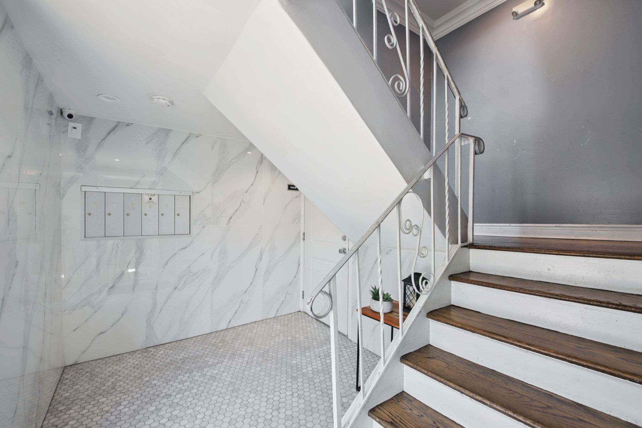 307 9TH ST Unit: 2A