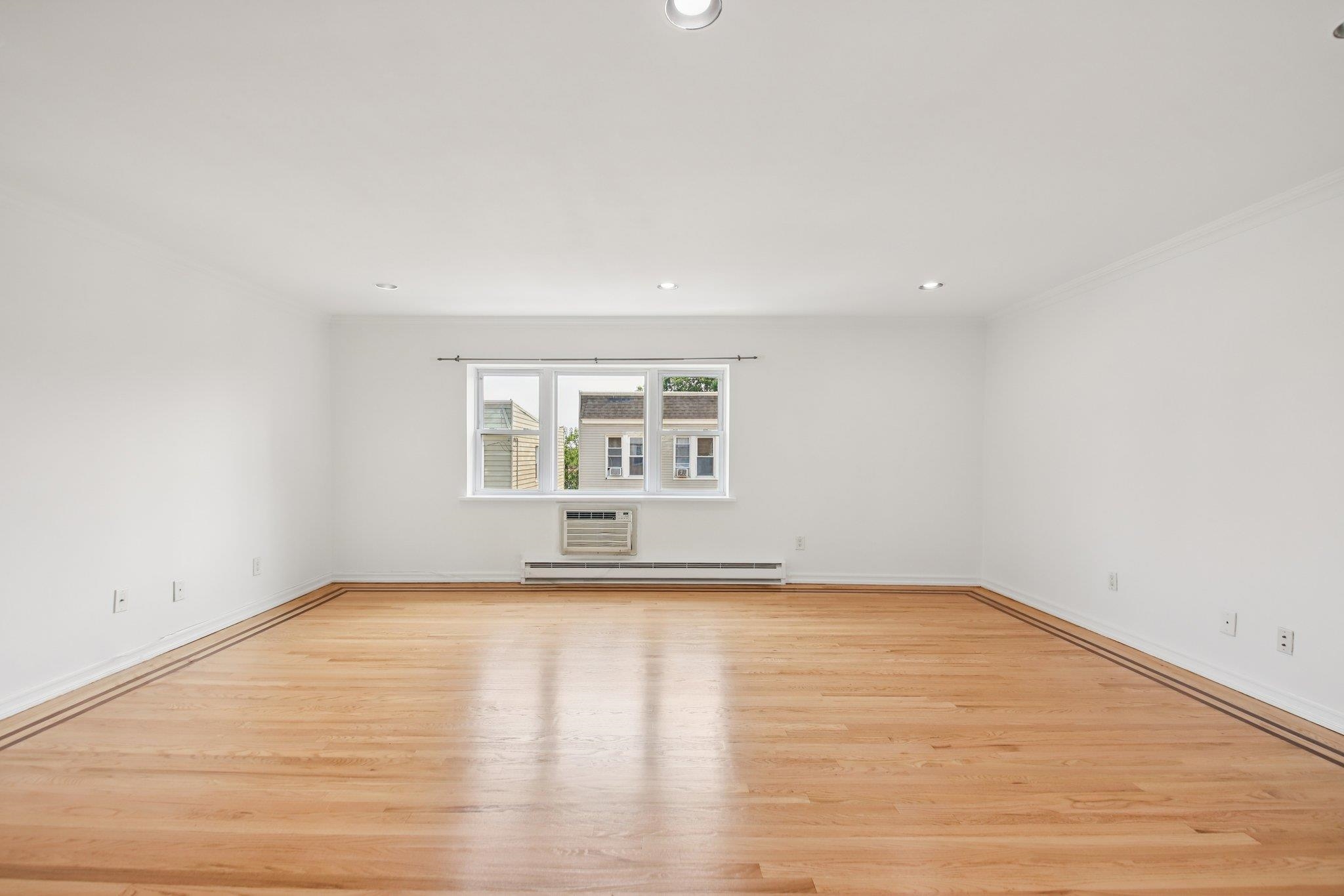 7405 1ST AVE Unit: 2