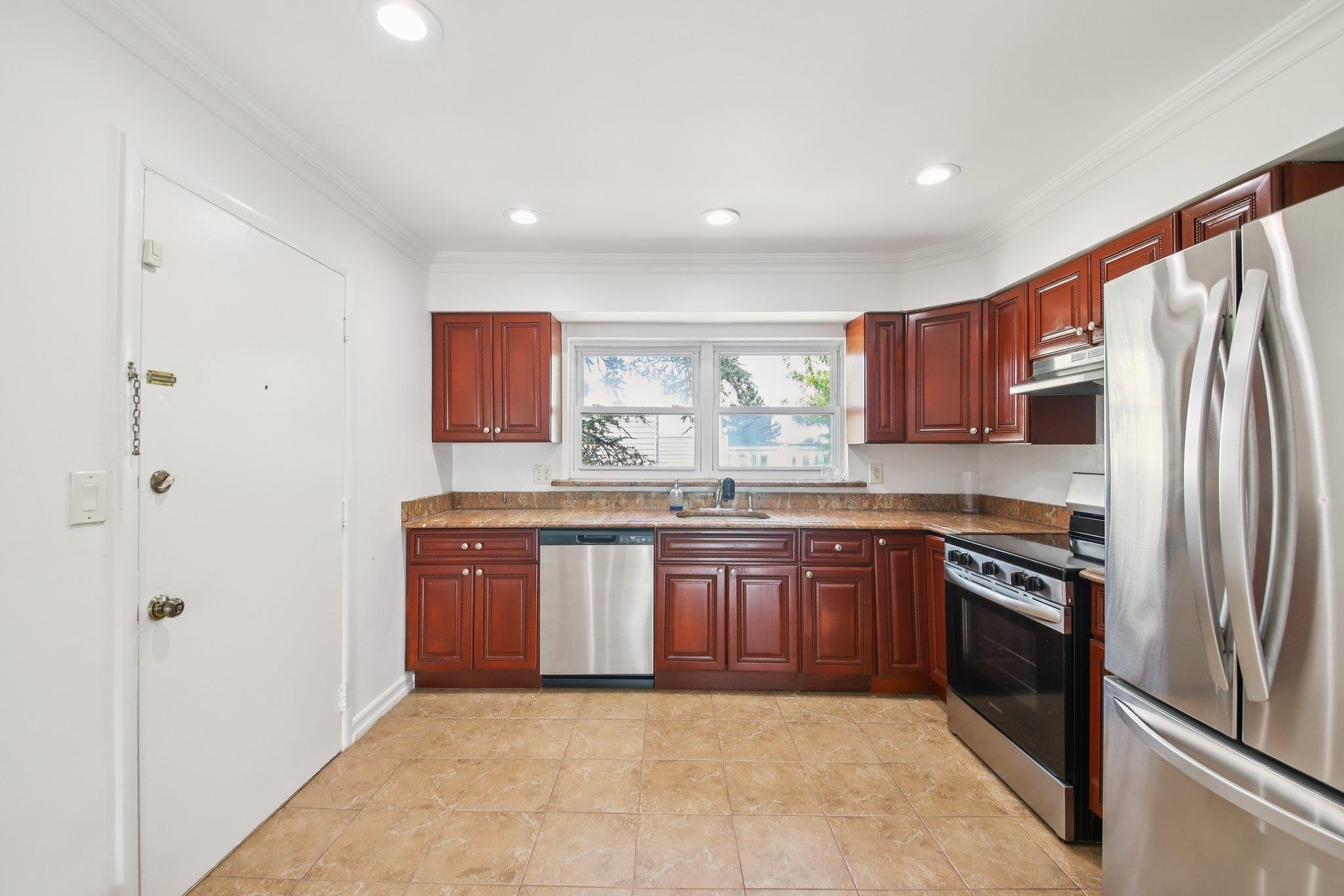 7405 1ST AVE Unit: 2