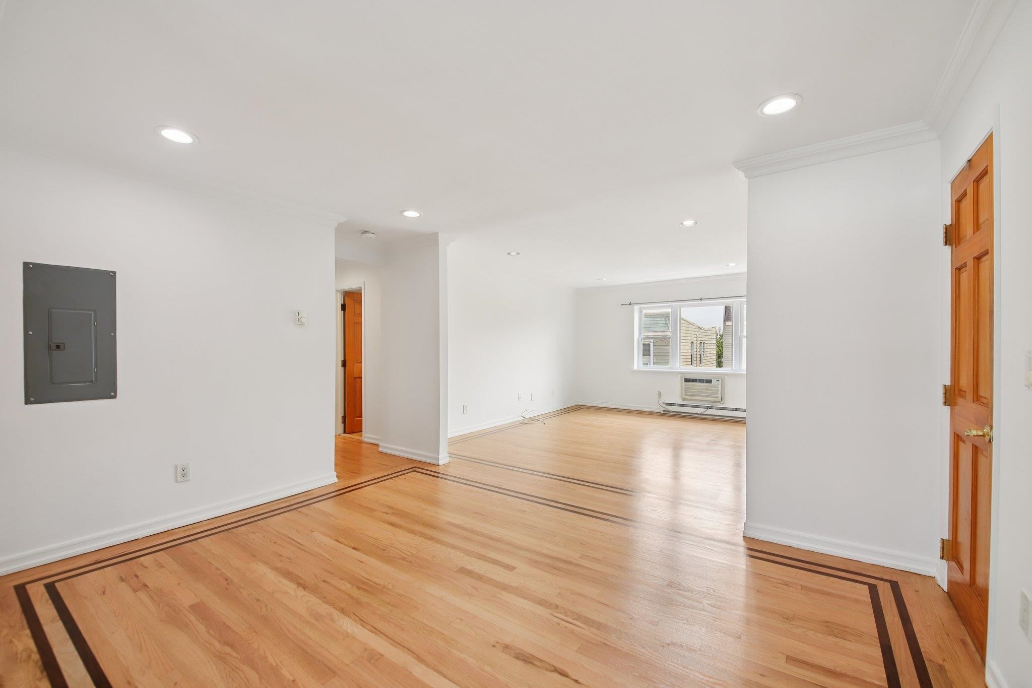 7405 1ST AVE Unit: 2