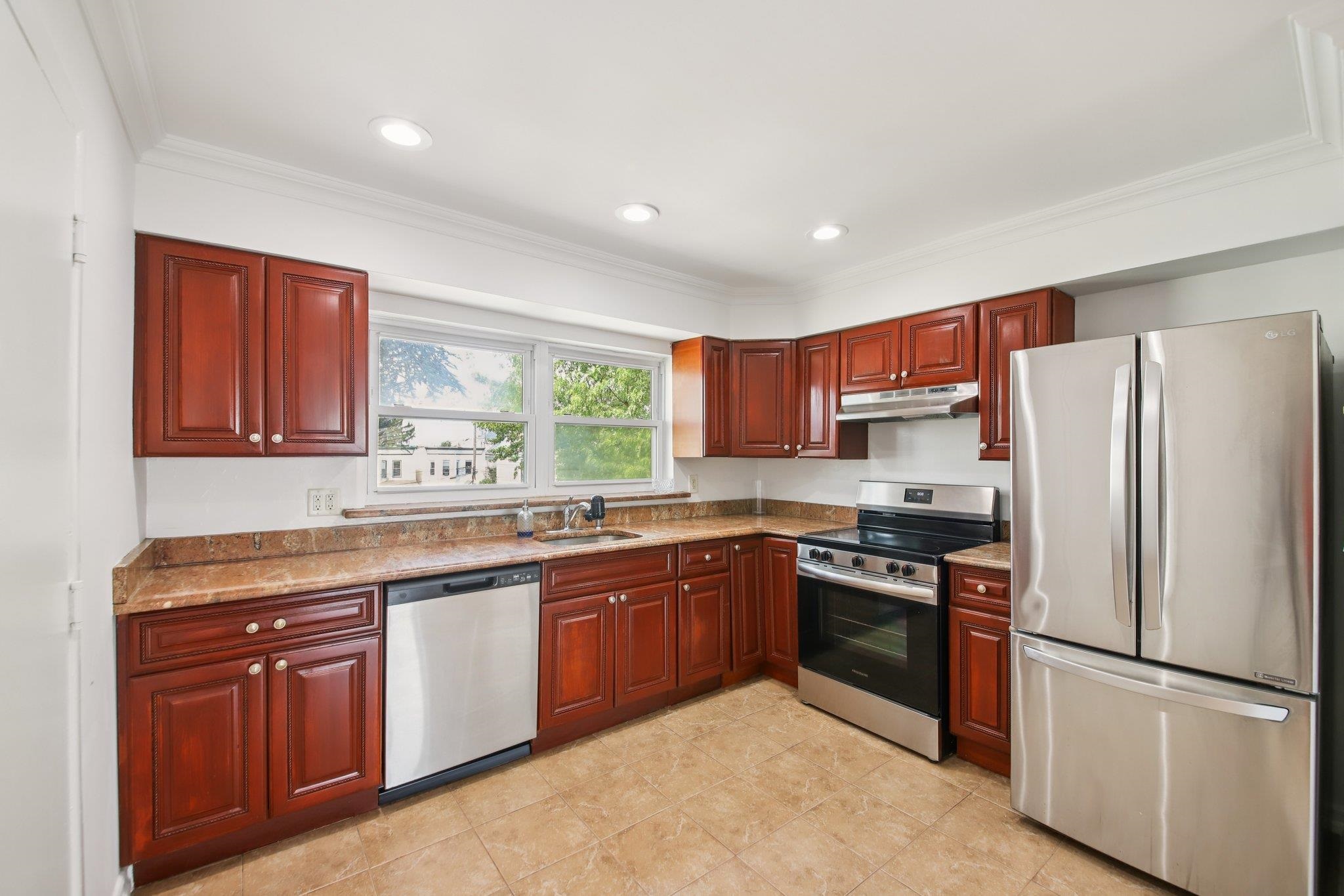 7405 1ST AVE Unit: 2