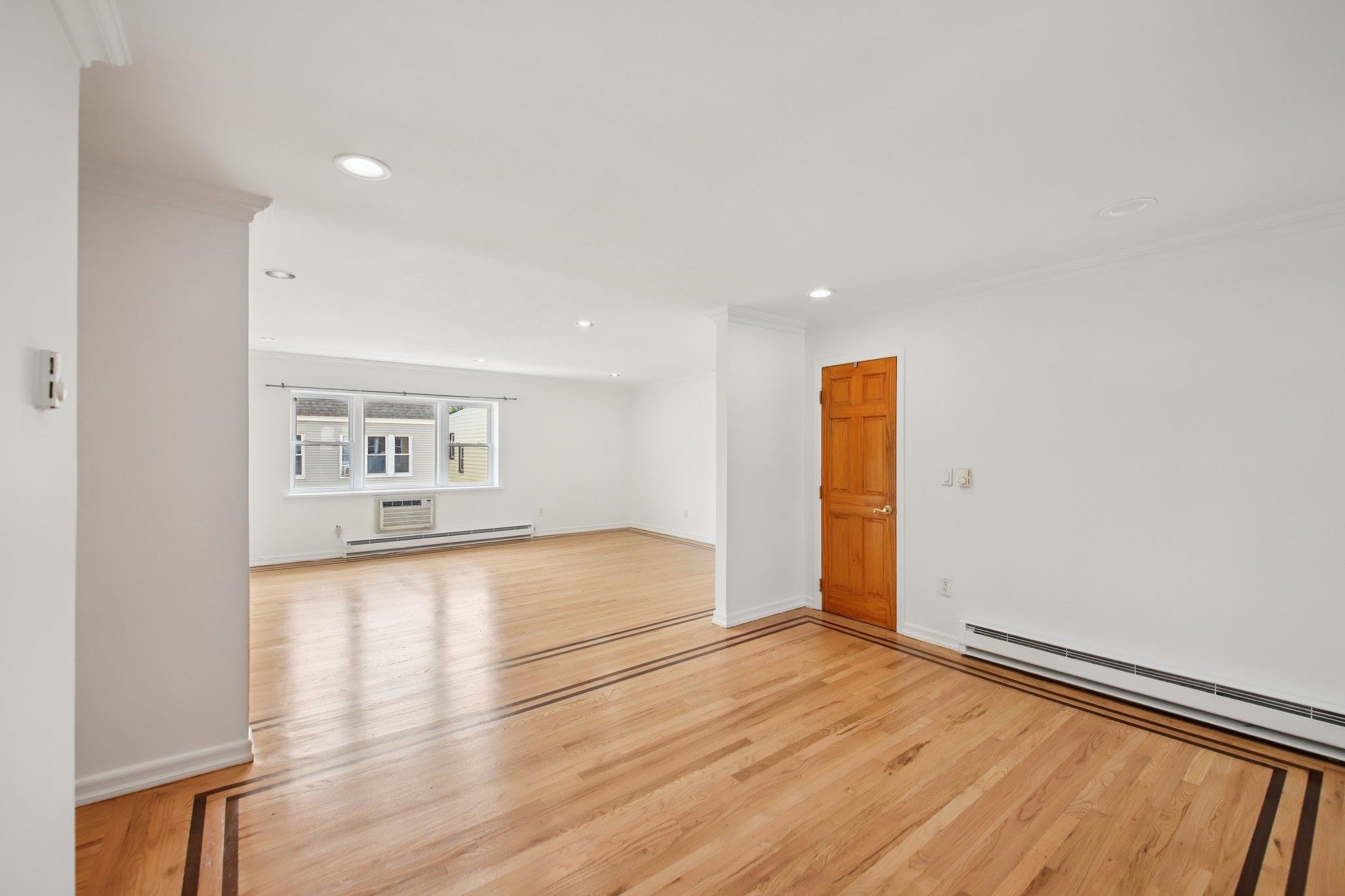 7405 1ST AVE Unit: 2
