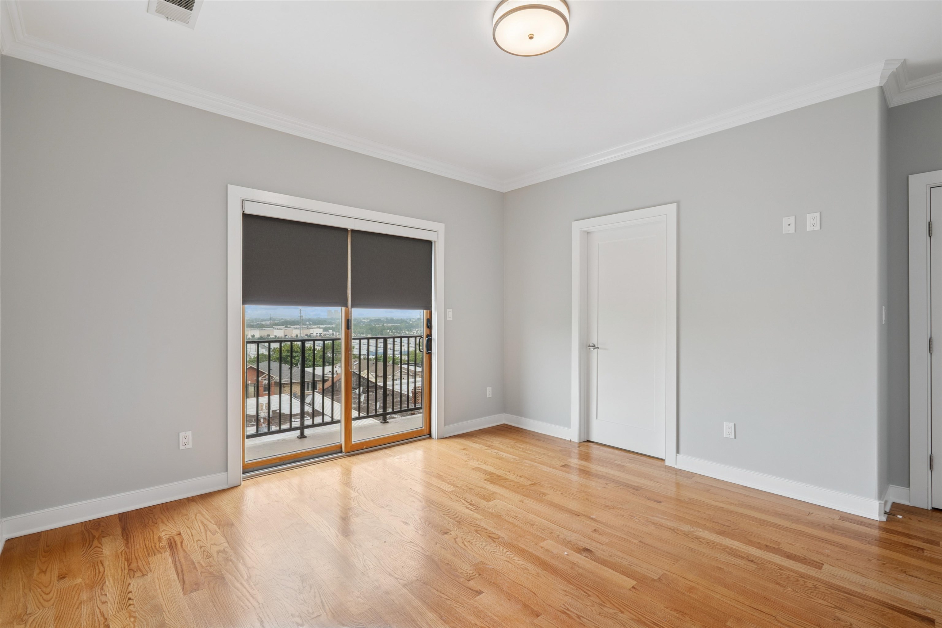 225 COLUMBIA AVE Unit: 2