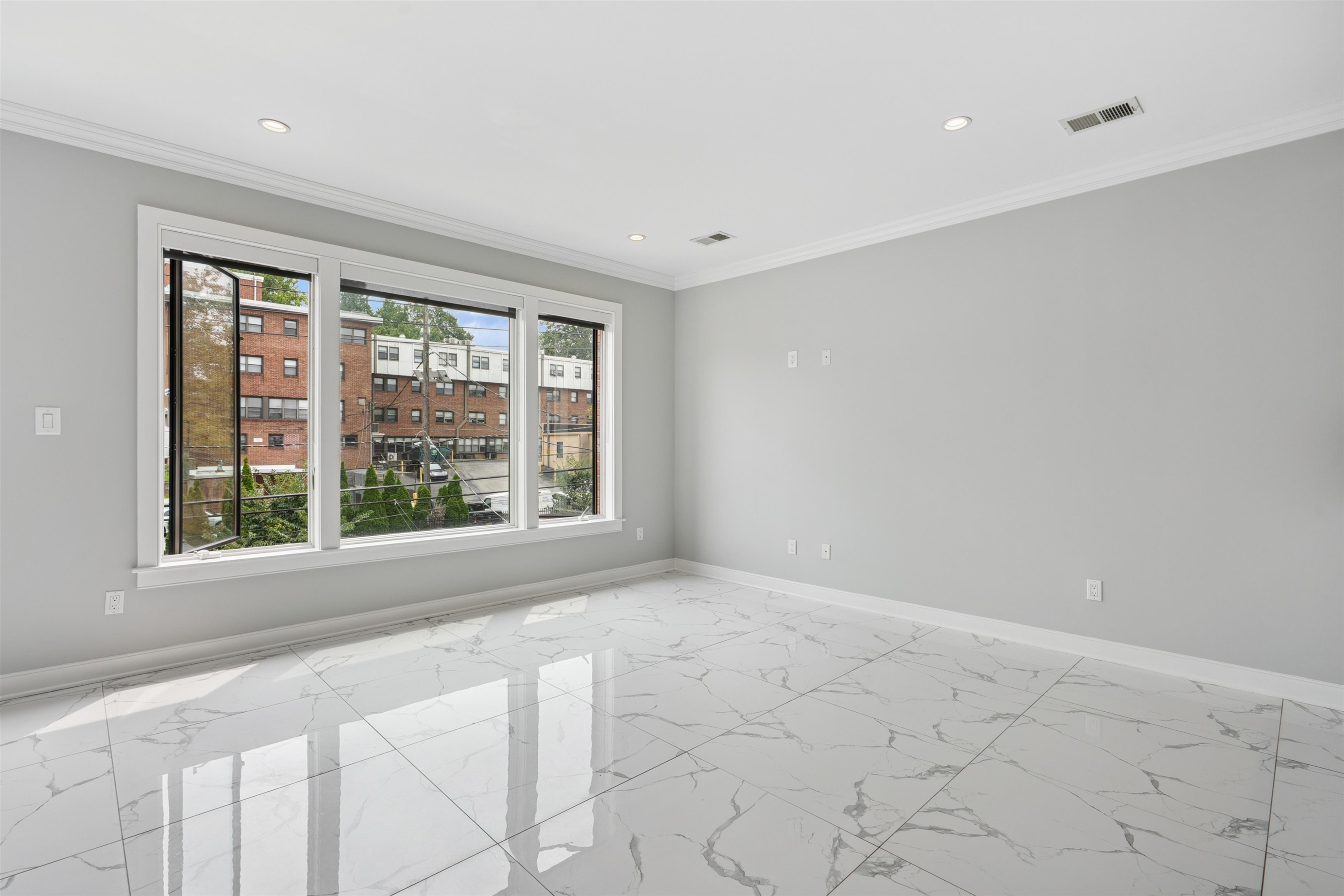 225 COLUMBIA AVE Unit: 2