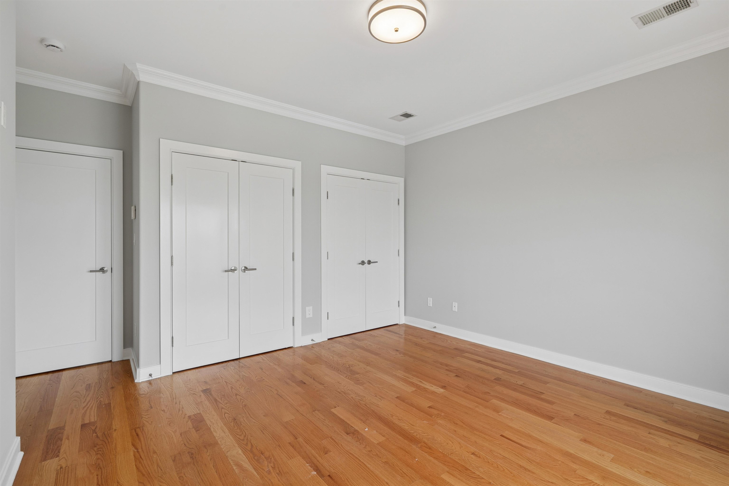 225 COLUMBIA AVE Unit: 2