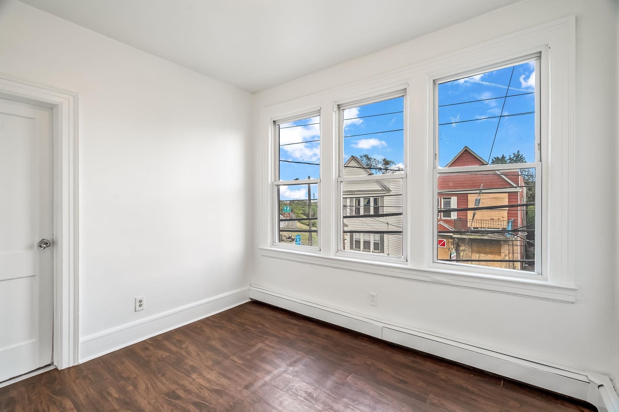 643 GARFIELD AVE Unit: 2