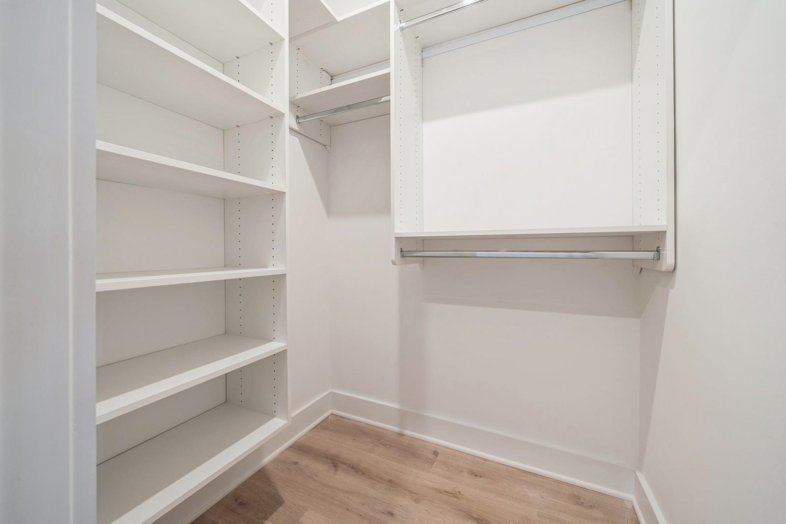 203-205 RANDOLPH AVE Unit: 205