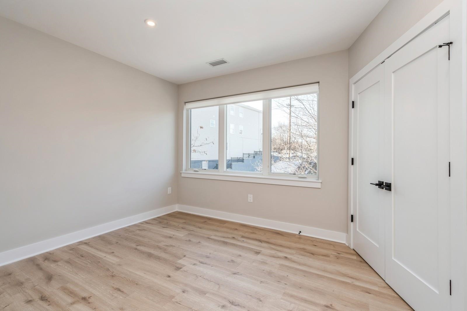 203-205 RANDOLPH AVE Unit: 205