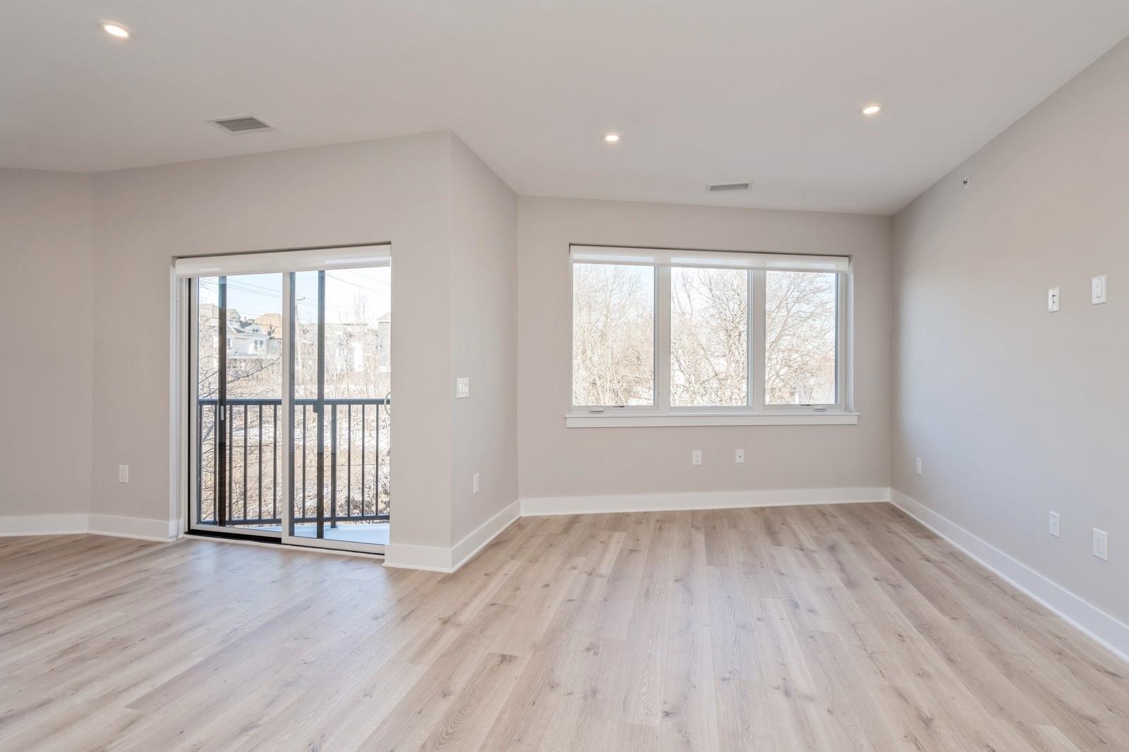 203-205 RANDOLPH AVE Unit: 205