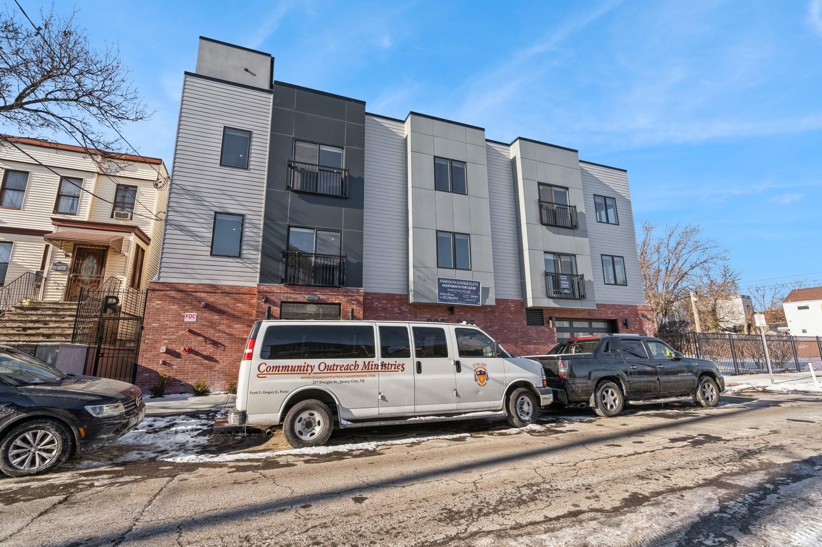 203-205 RANDOLPH AVE Unit: 205