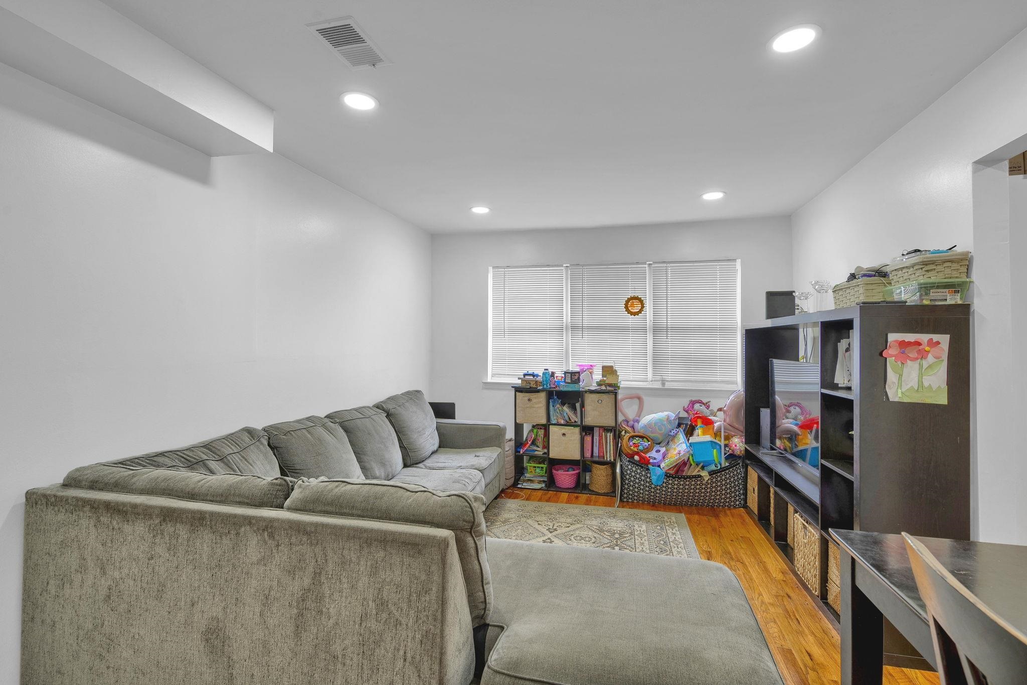 15 COLLEGE DR Unit: 15