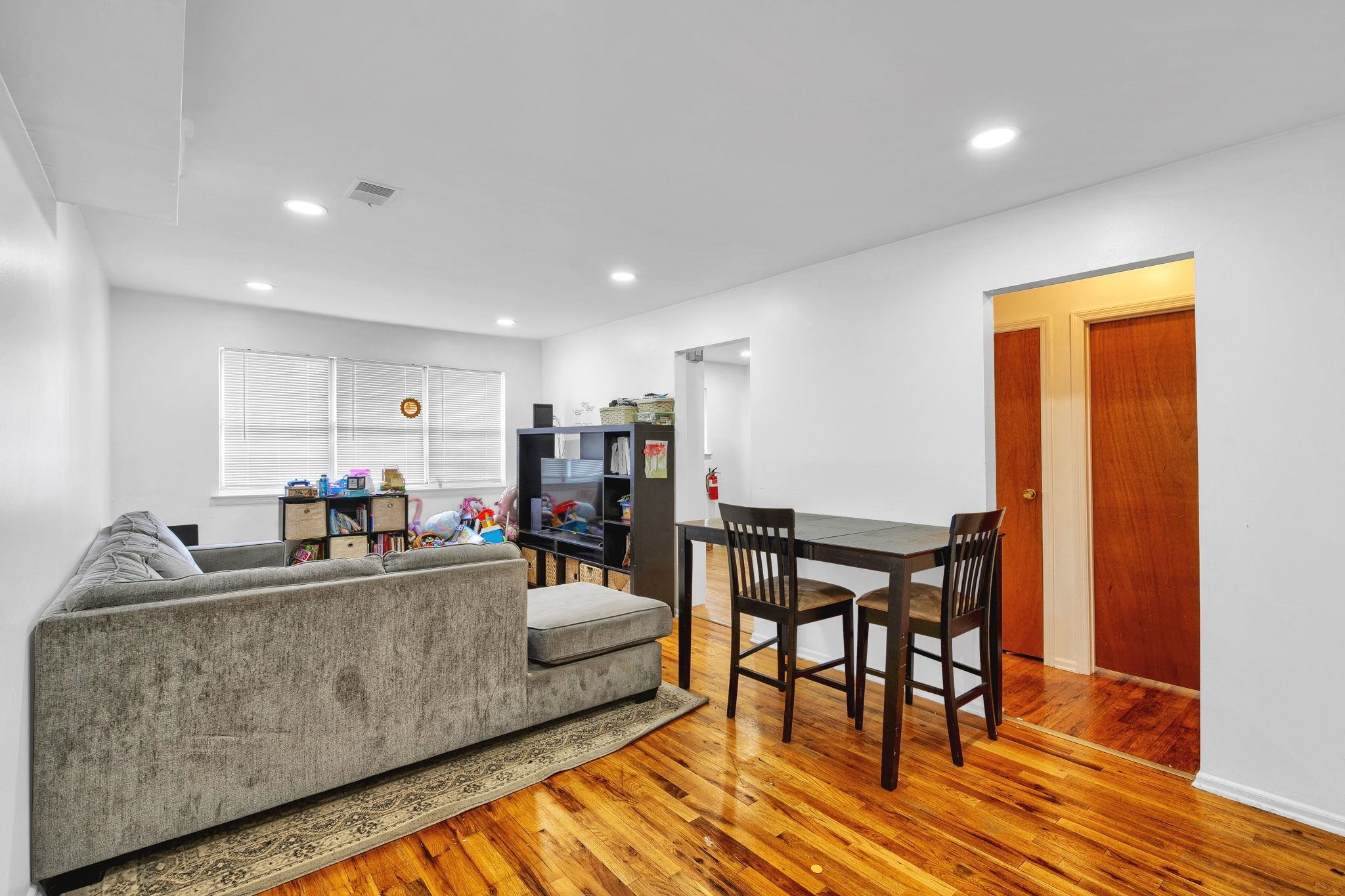 15 COLLEGE DR Unit: 15