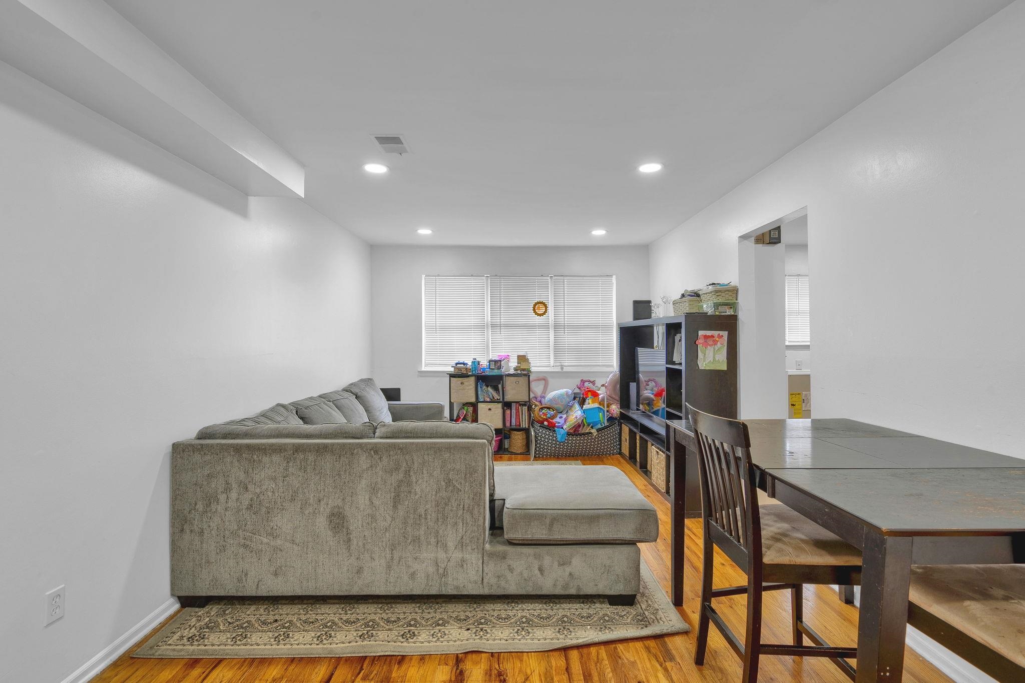 15 COLLEGE DR Unit: 15