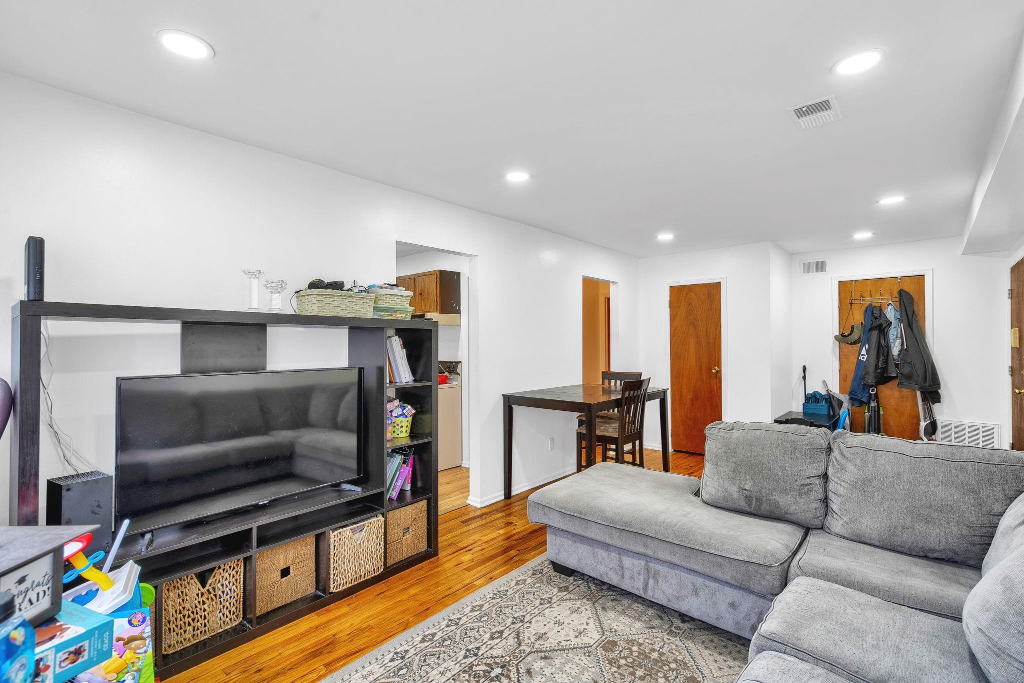 15 COLLEGE DR Unit: 15