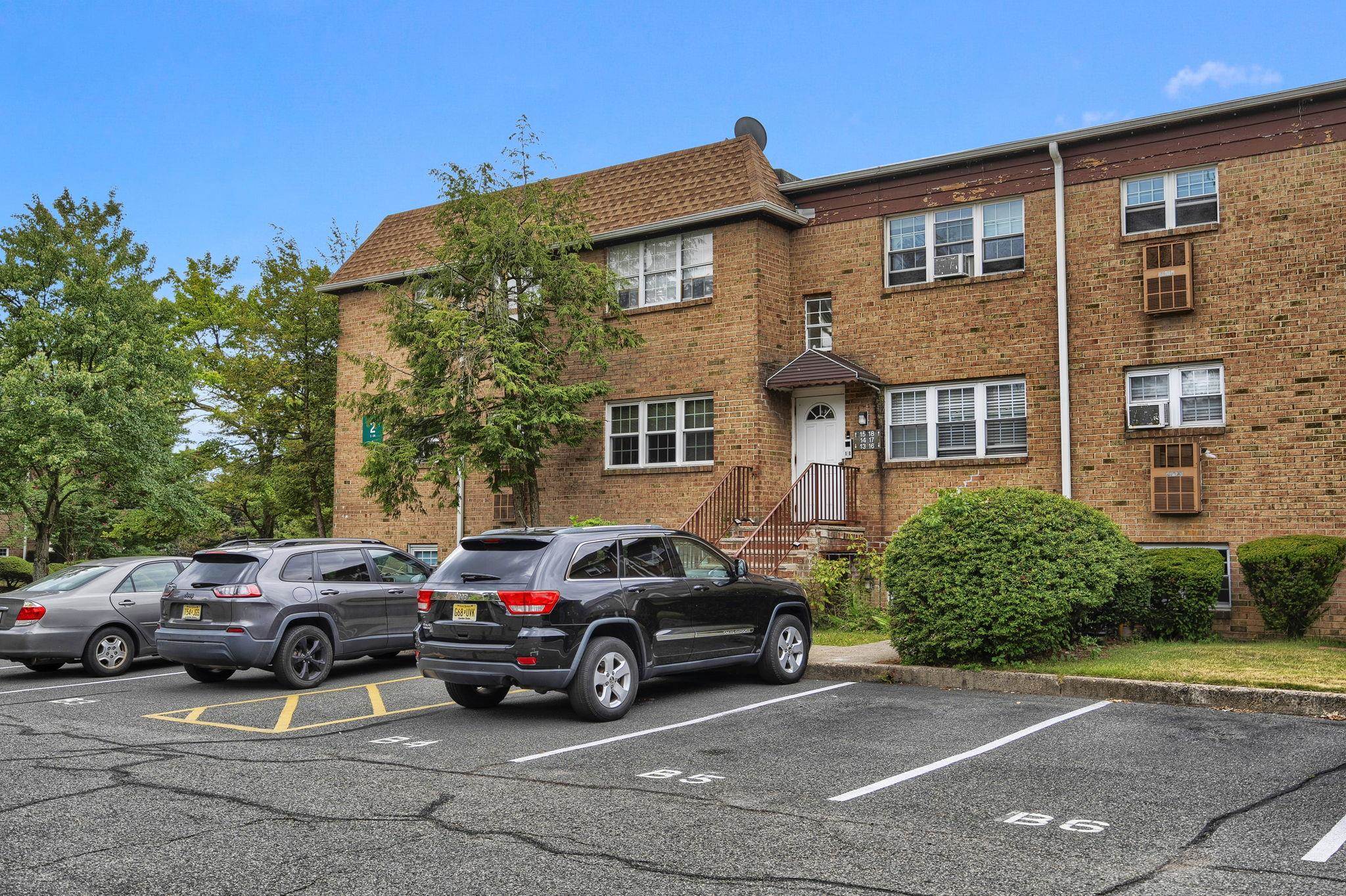 15 COLLEGE DR Unit: 15