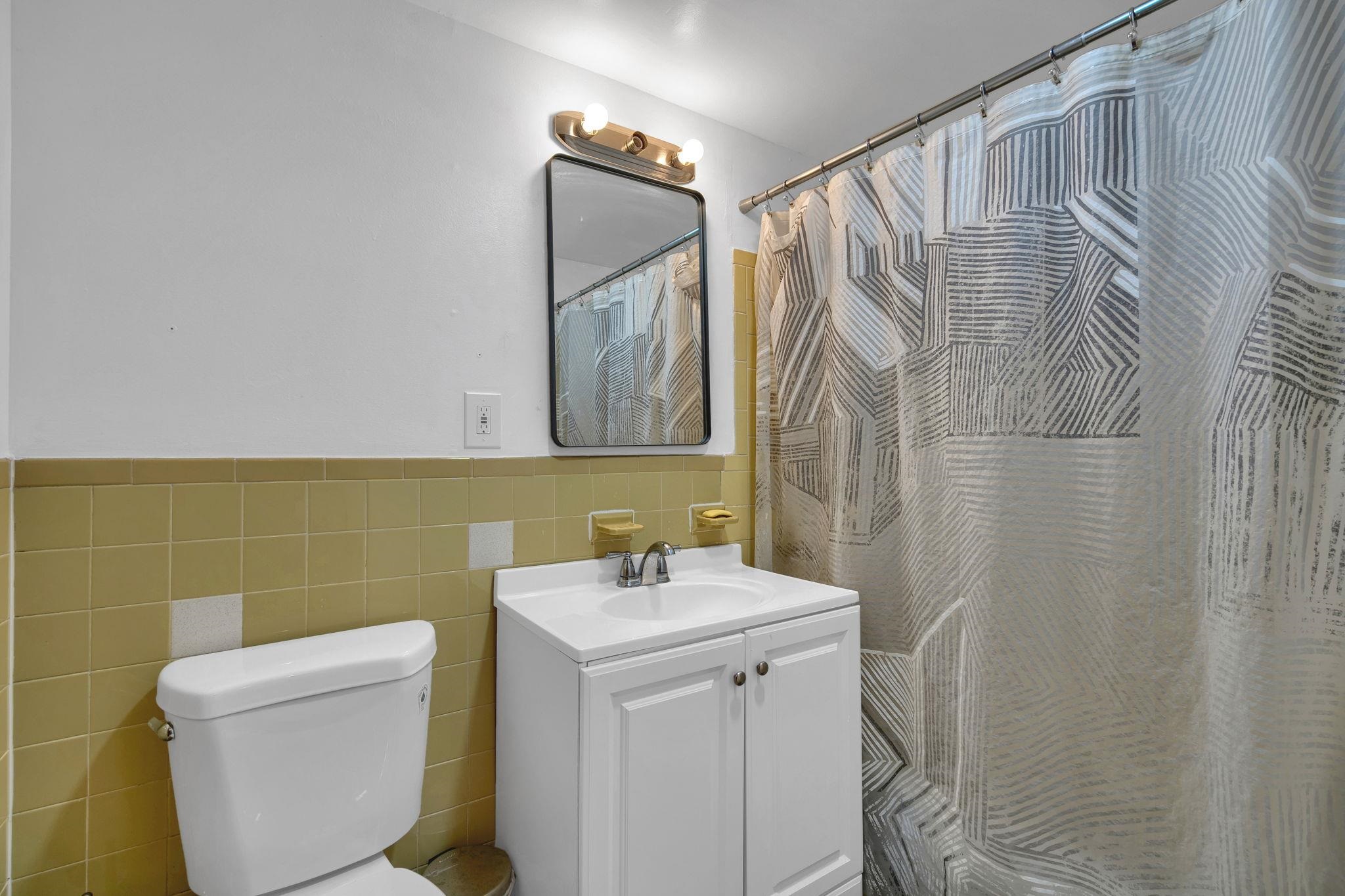 15 COLLEGE DR Unit: 15