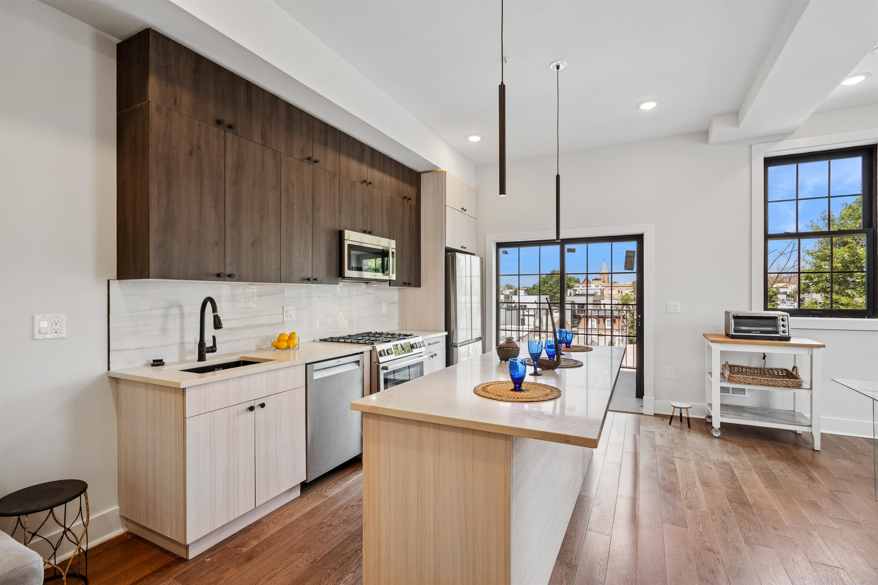 545 PALISADE AVE Unit: 1