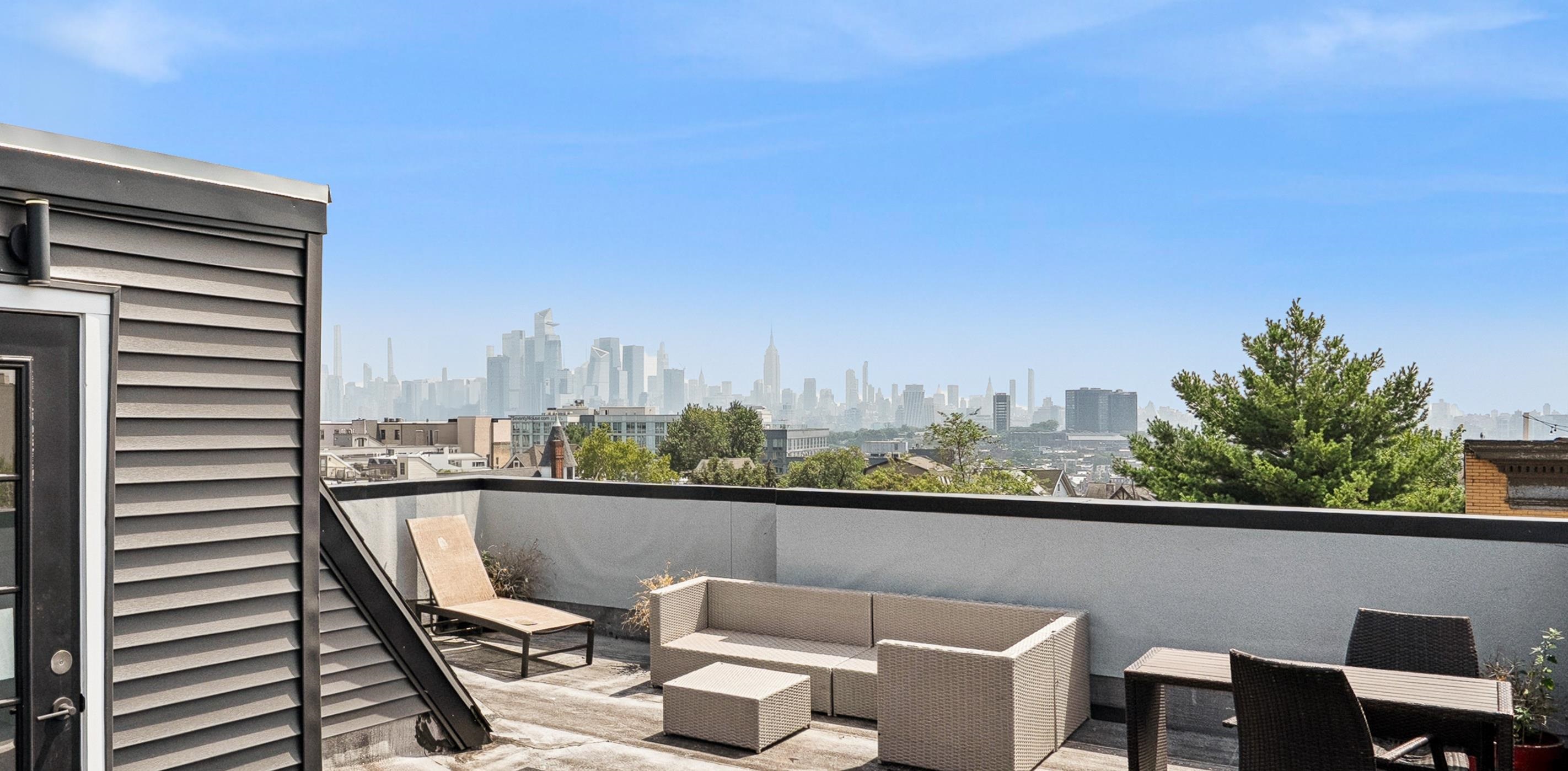 545 PALISADE AVE Unit: 1
