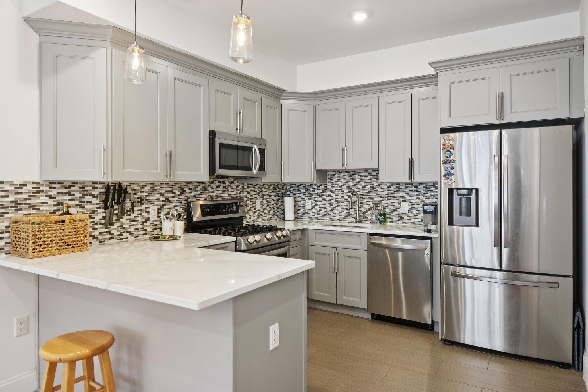 493 MERCER ST Unit: 2