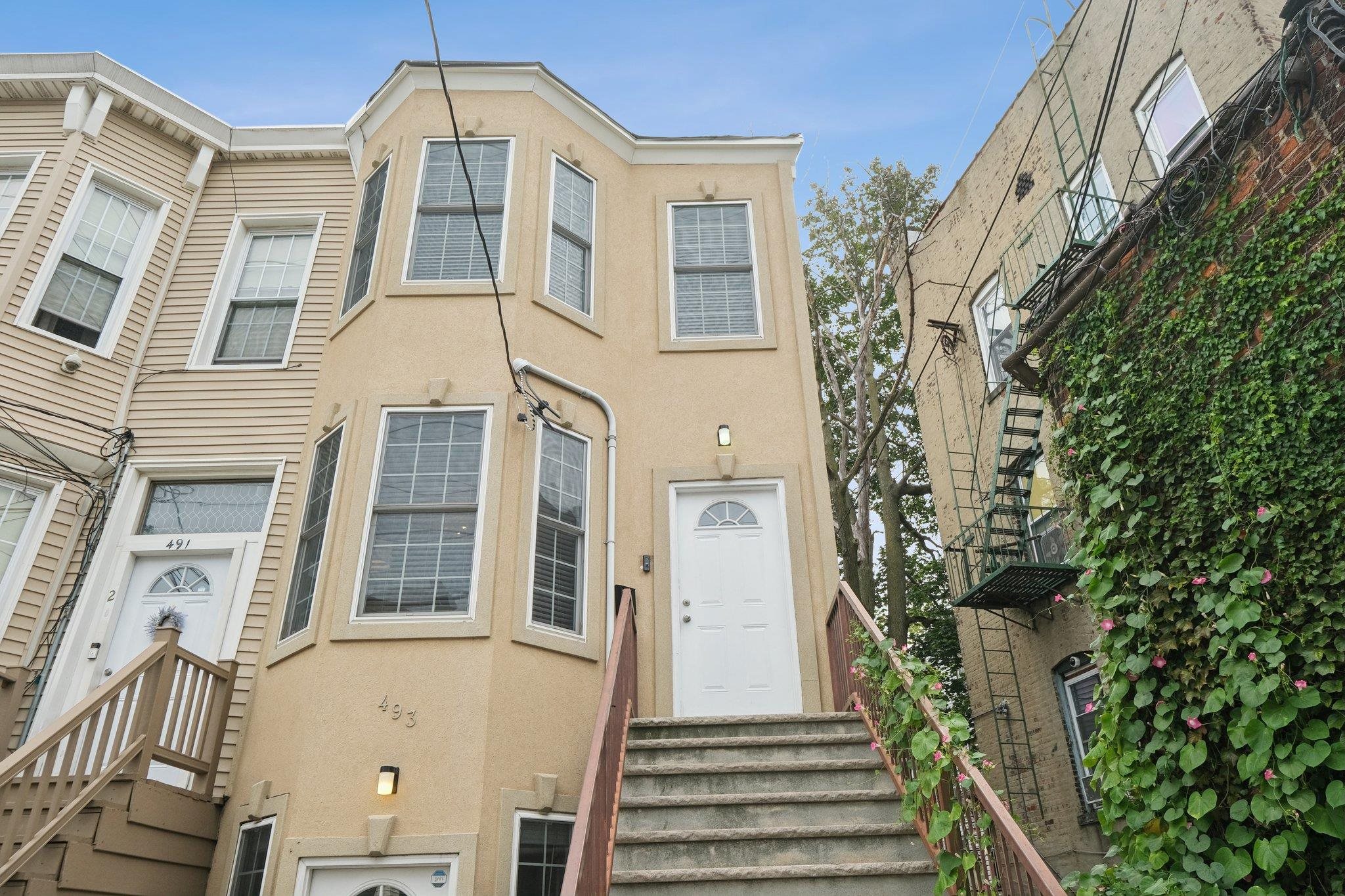 493 MERCER ST Unit: 2