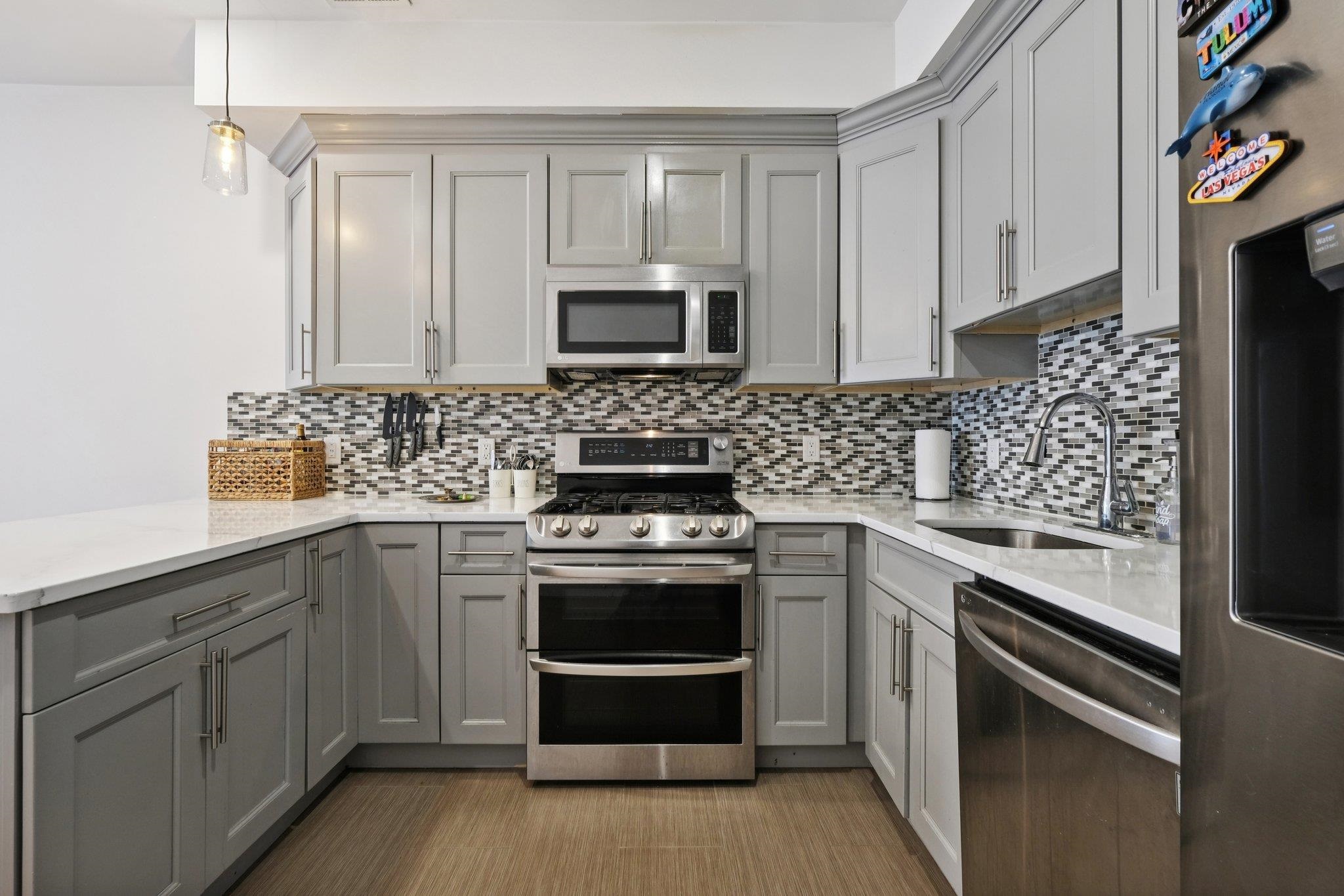 493 MERCER ST Unit: 2