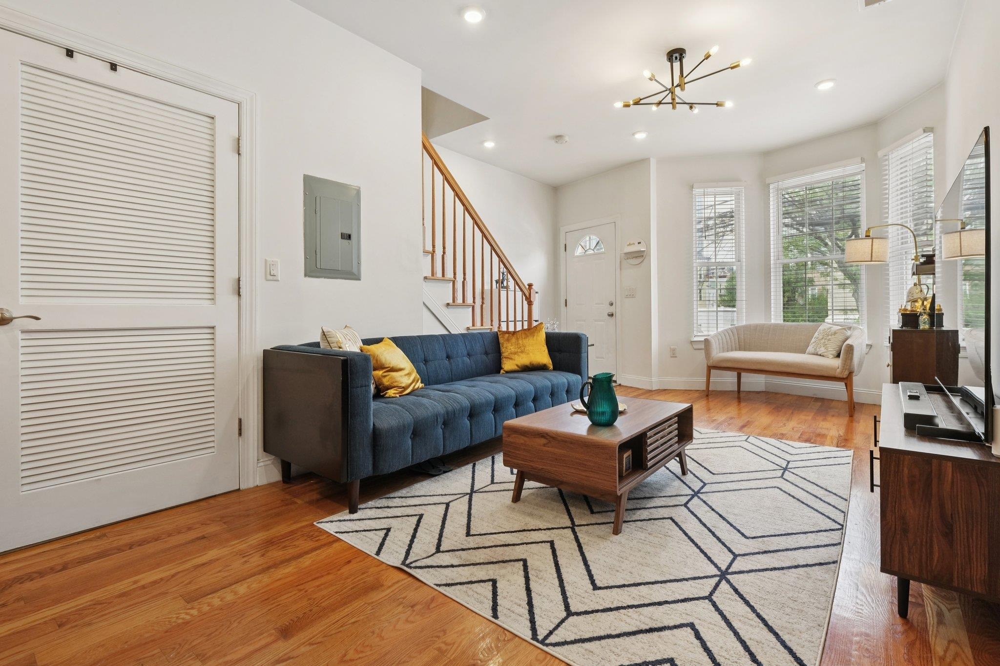 493 MERCER ST Unit: 2