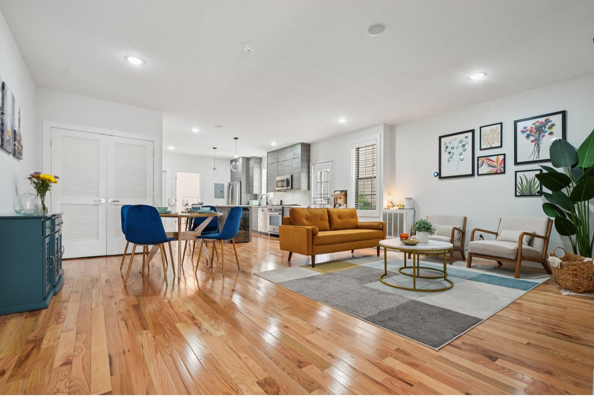 72 COLUMBIA AVE Unit: 1