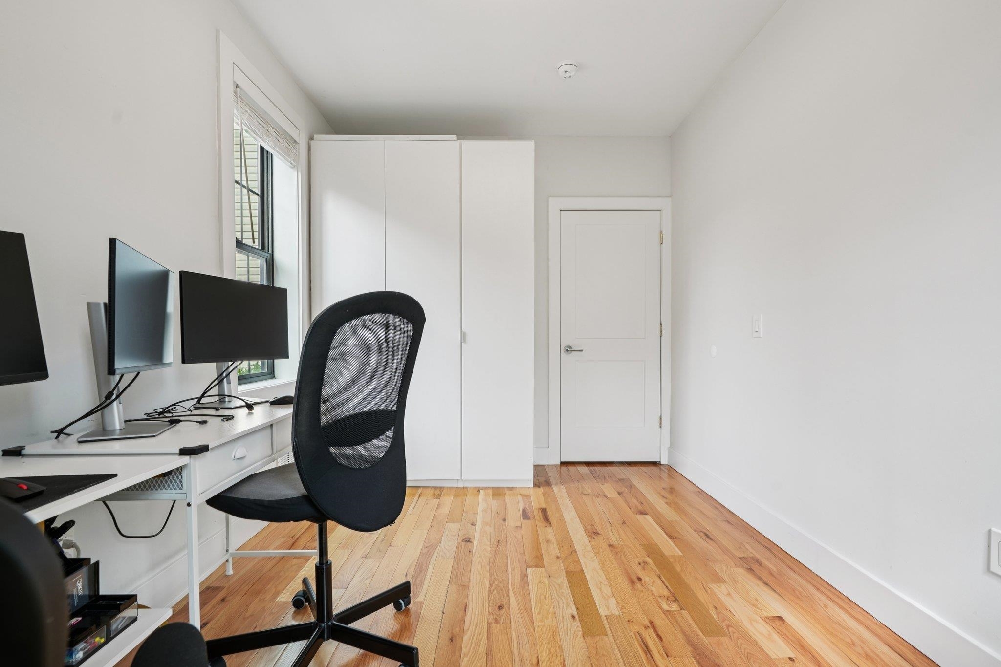 72 COLUMBIA AVE Unit: 1